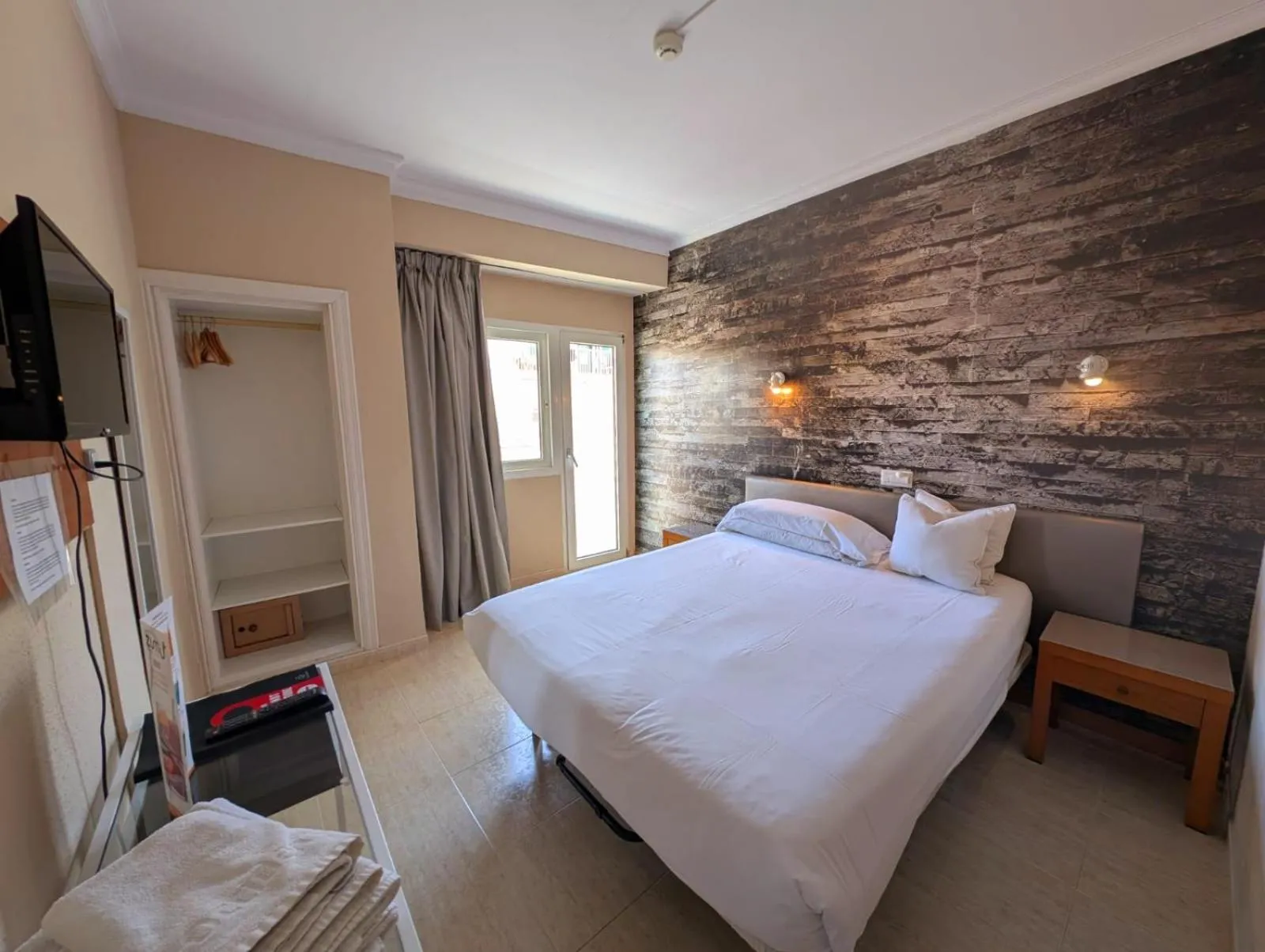 Bed in Hostal Mar del Plata