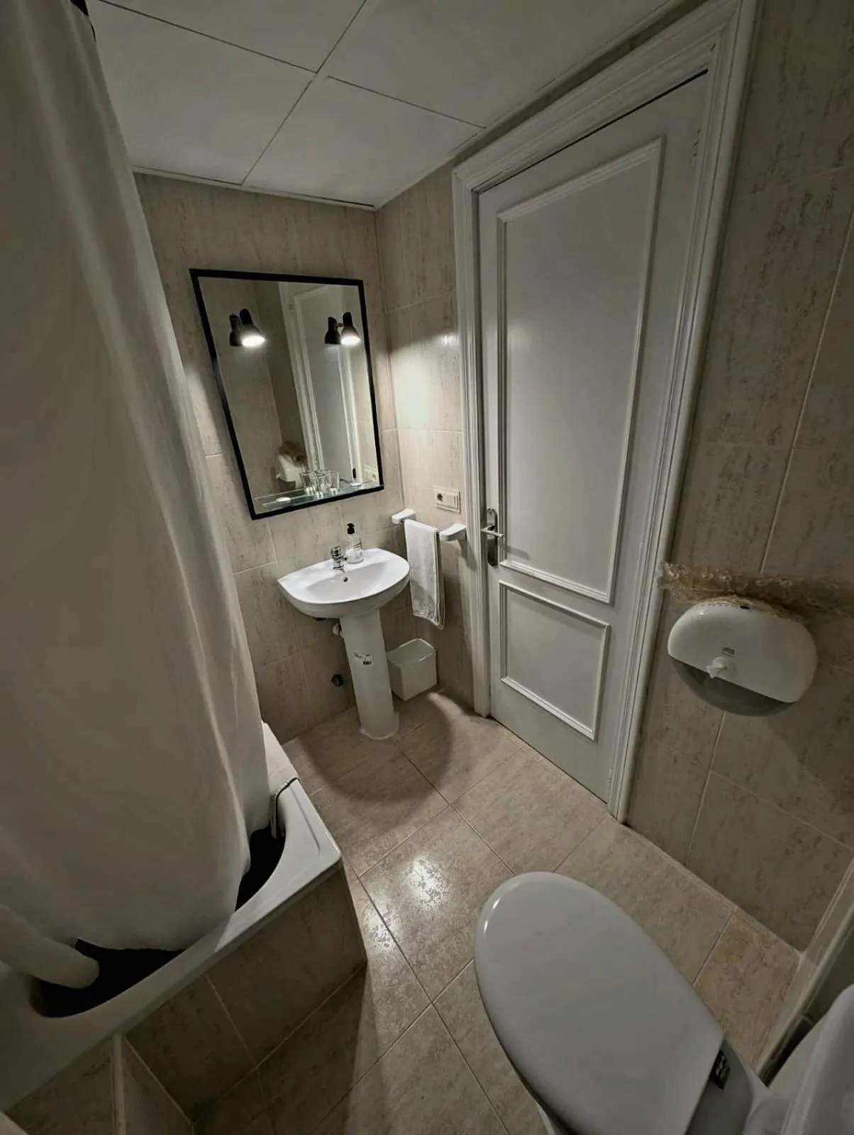 Bathroom in Hostal Mar del Plata