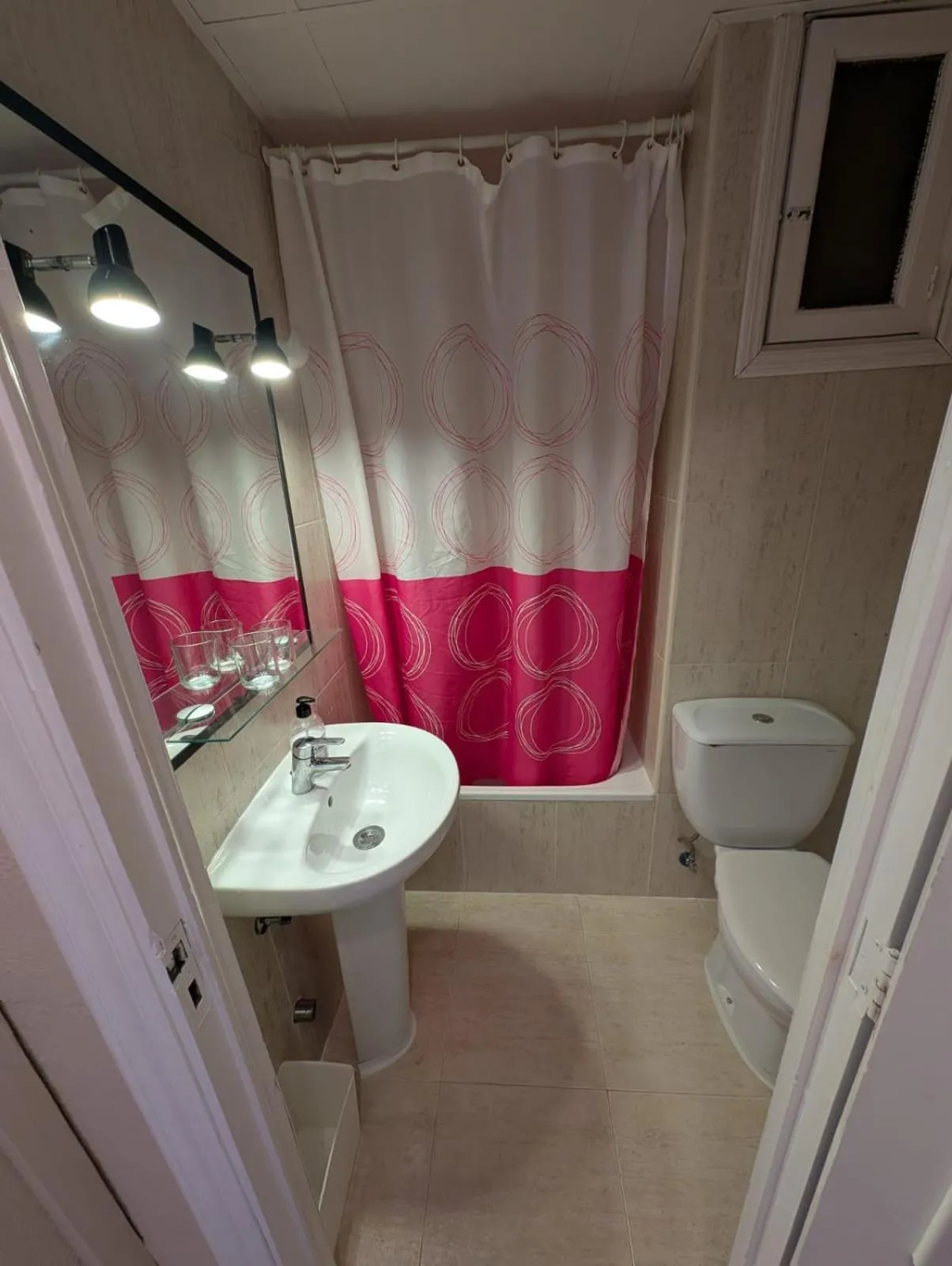 Shower in Hostal Mar del Plata