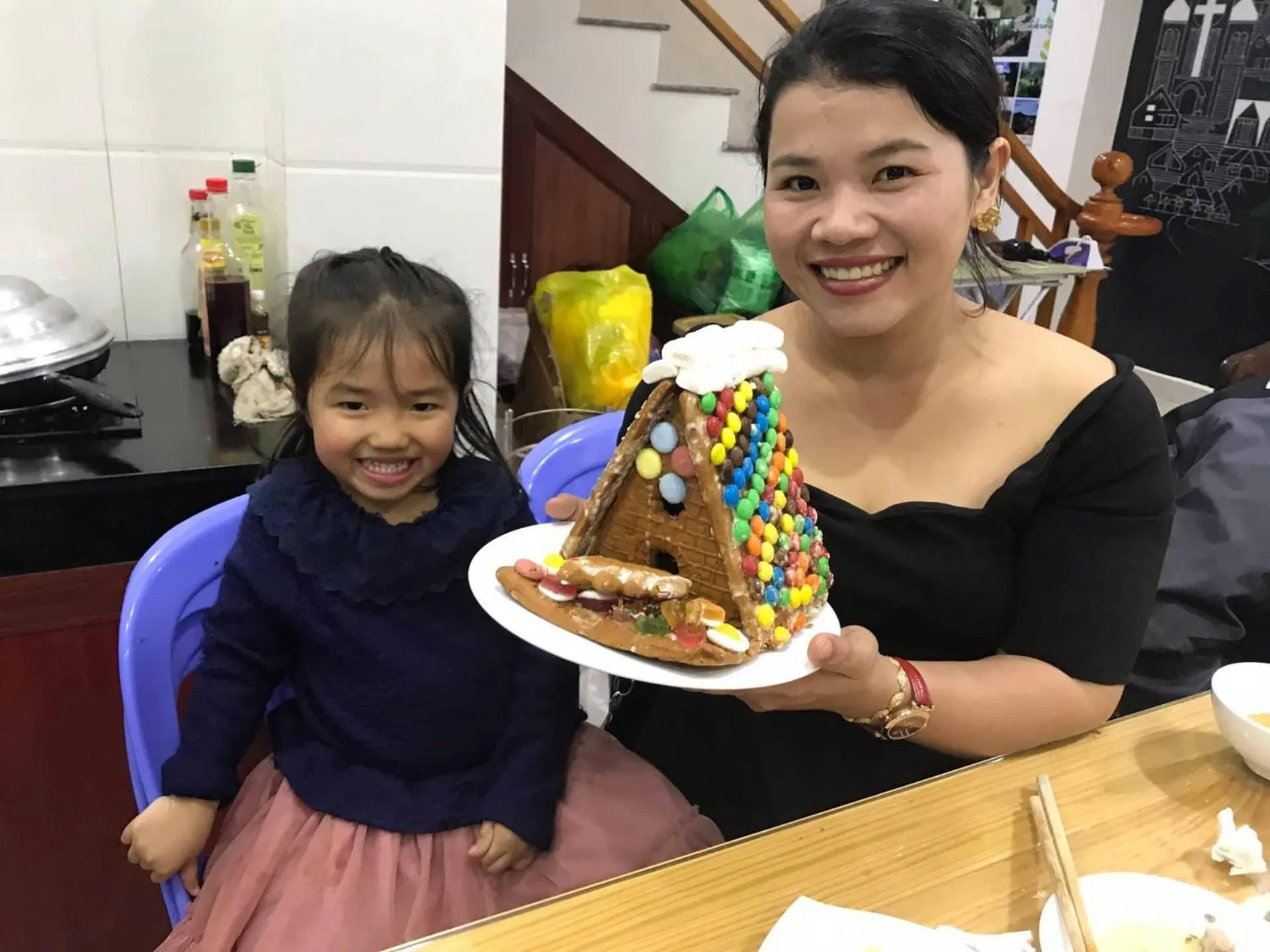 People in Cam Ly Homestay