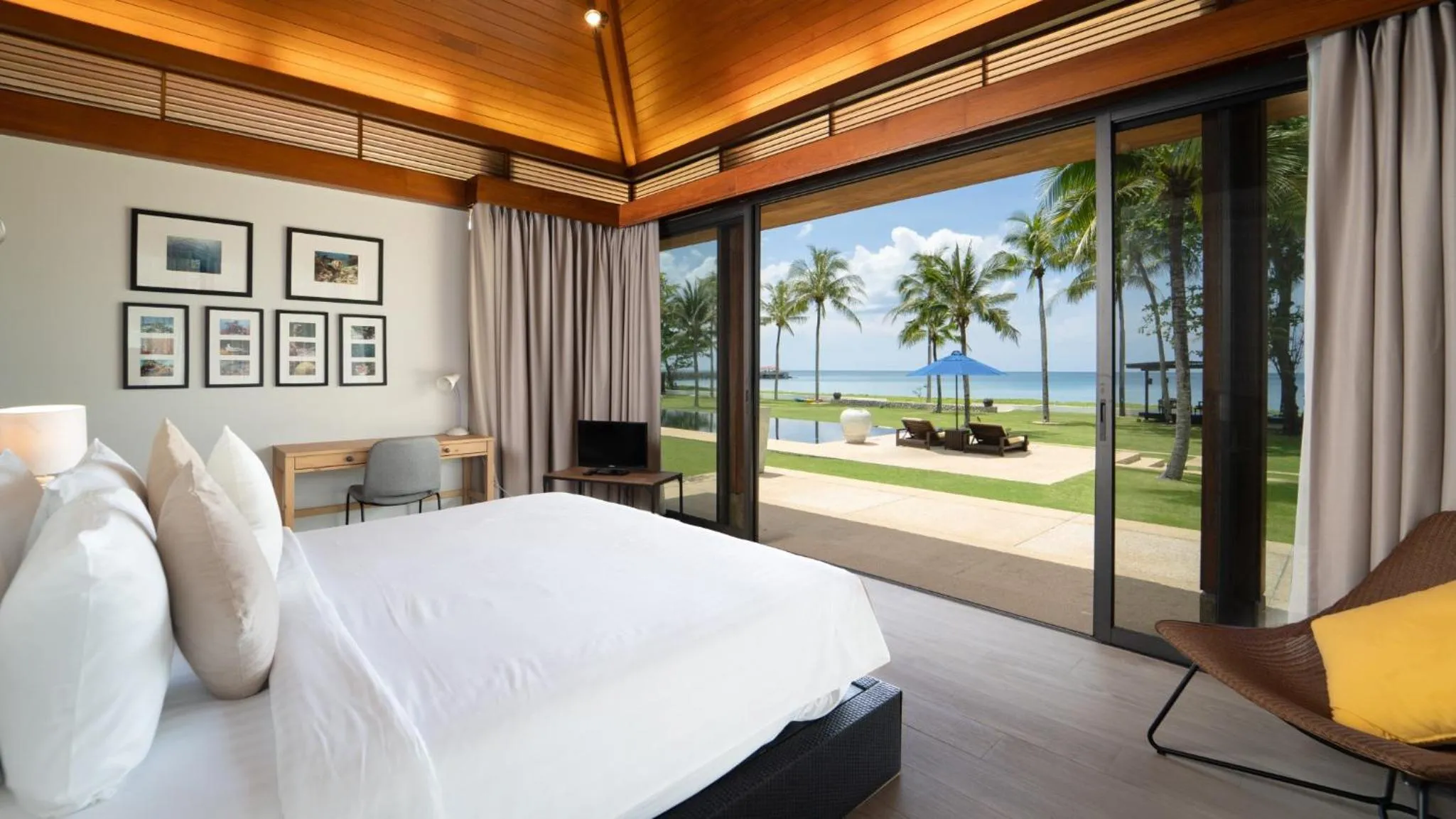 Bed in Jivana Beach Villas