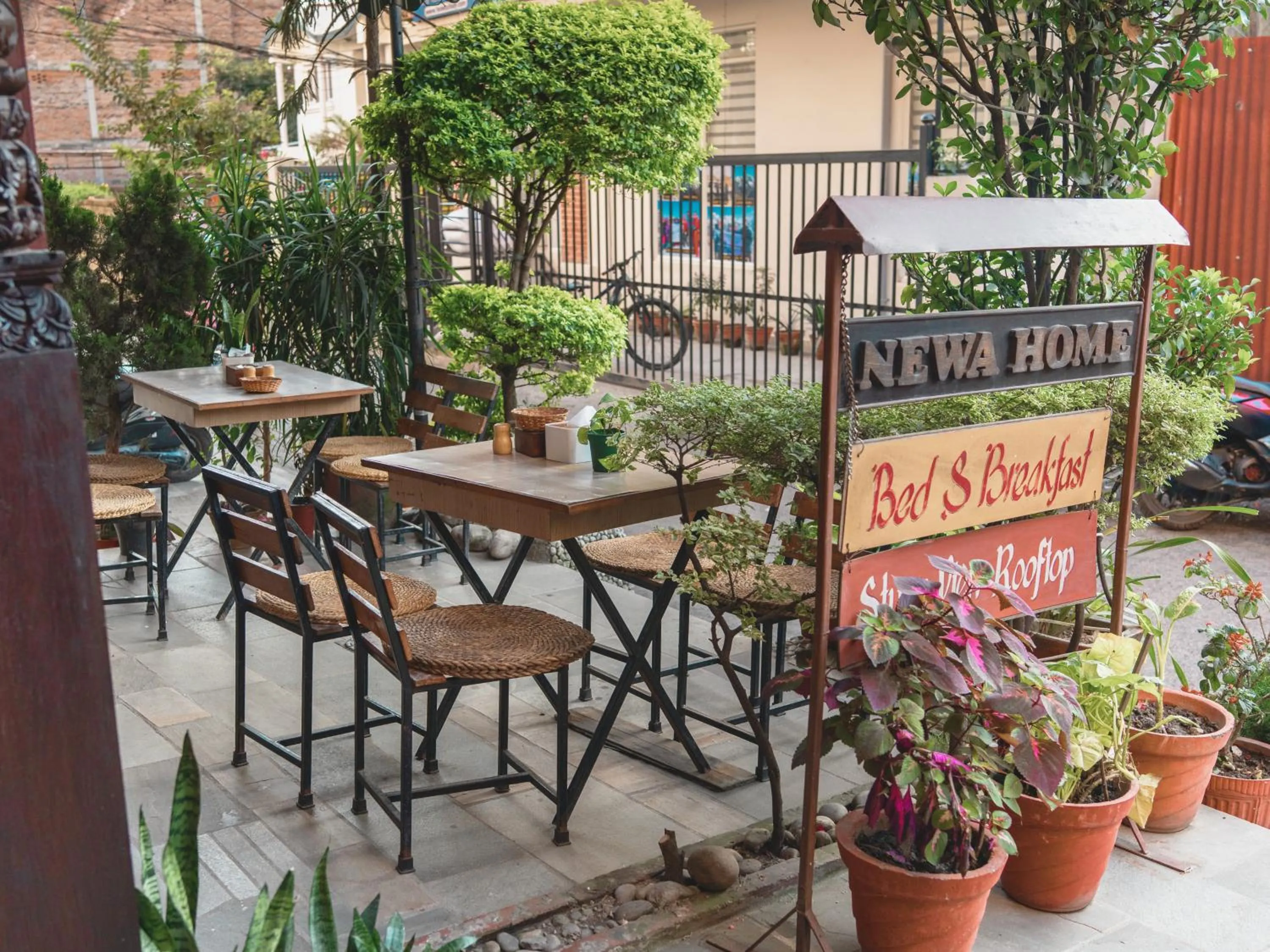 Restaurant/places to eat in Newa Home