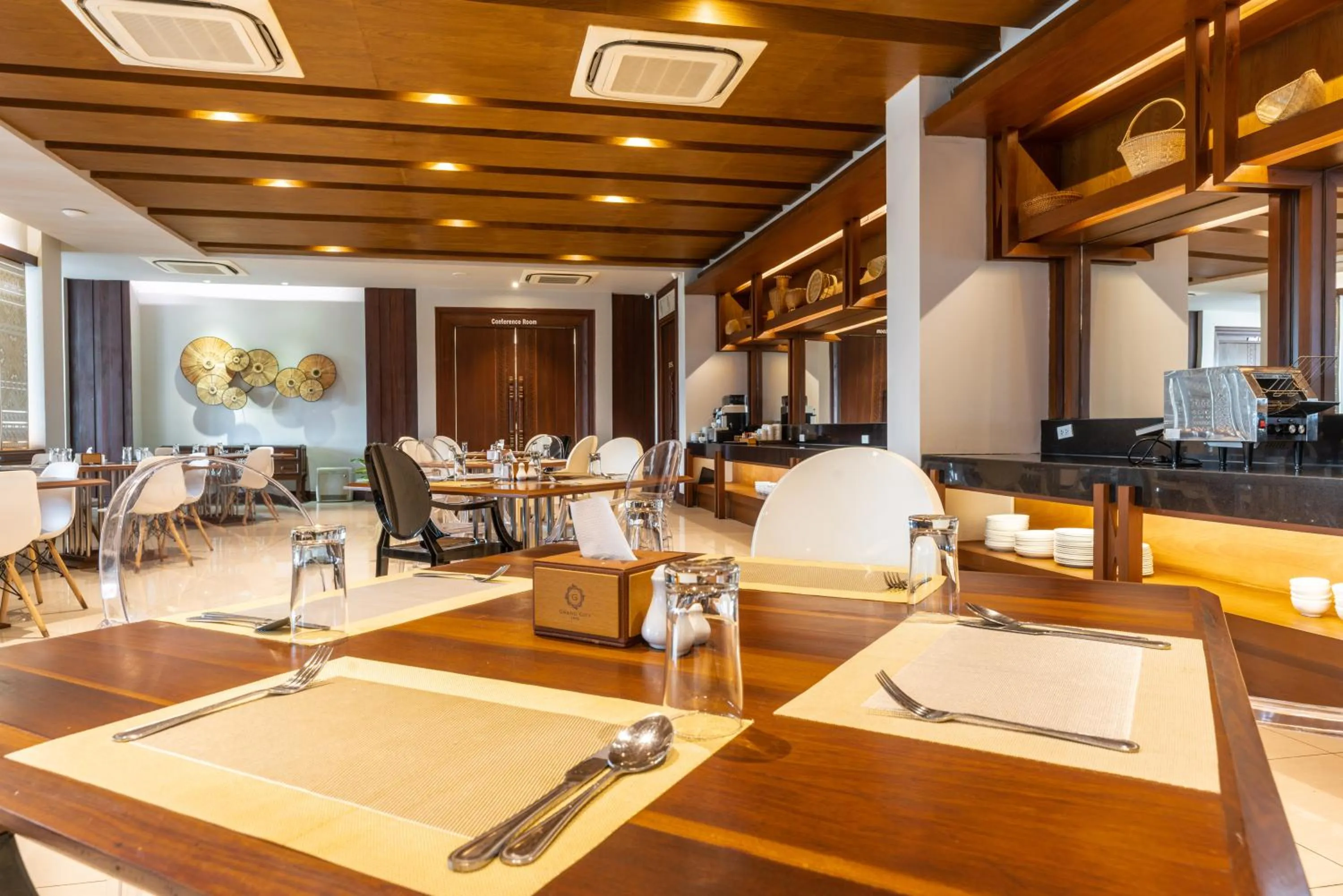 Restaurant/places to eat in Grand Hotel Vientiane