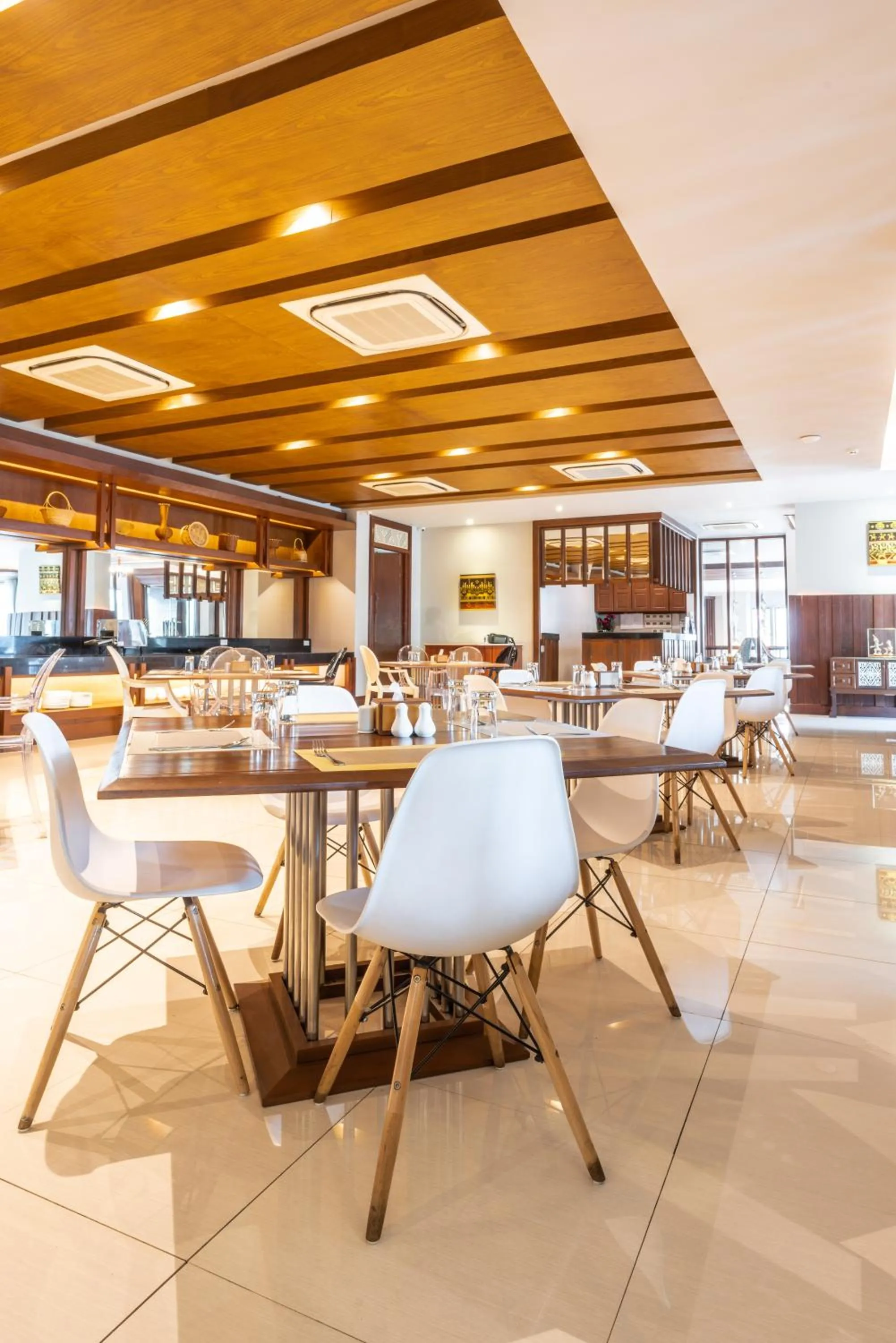 Restaurant/places to eat in Grand Hotel Vientiane