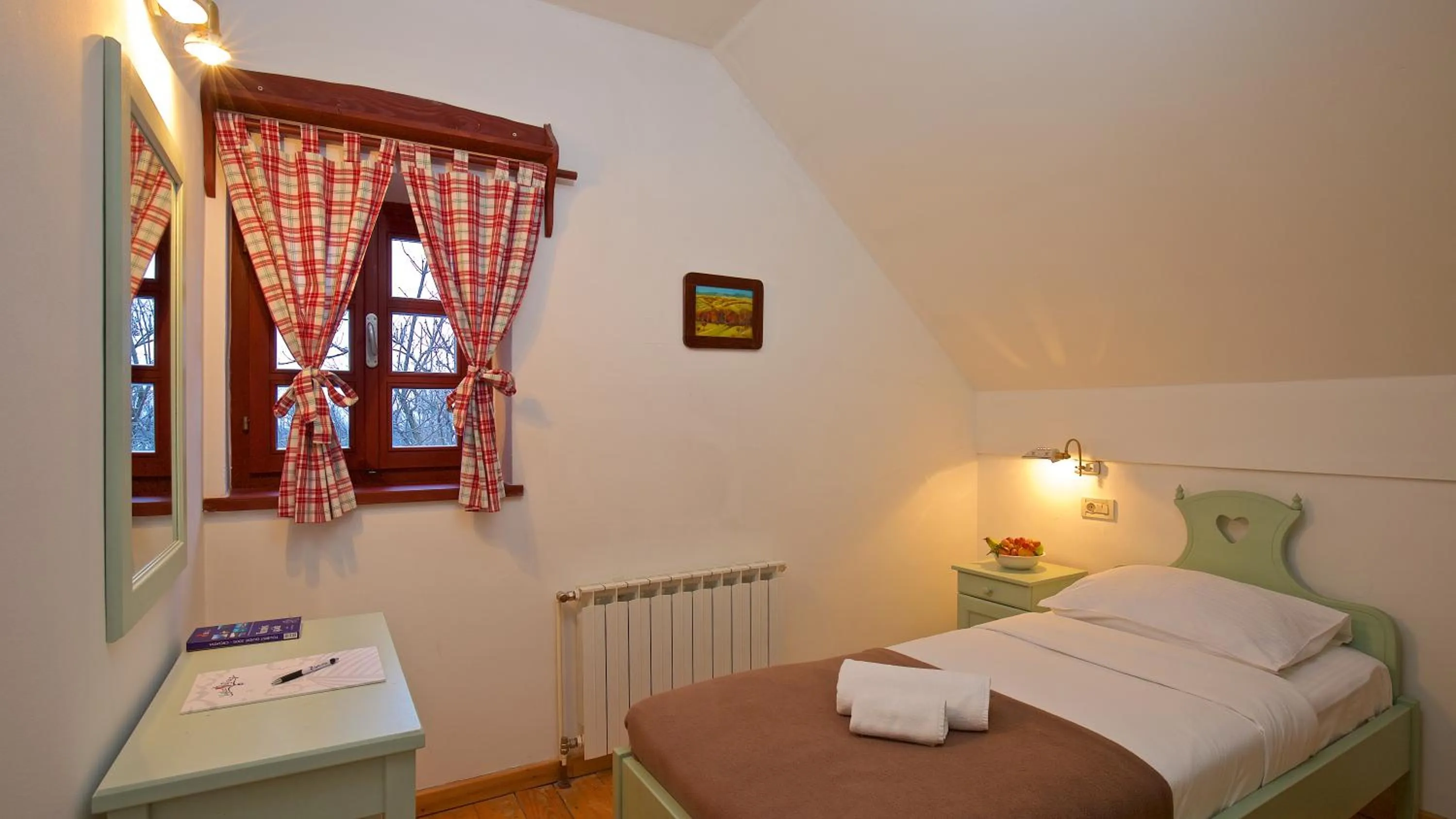 Bed in Winery, Restaurant & Pension Vuglec Breg