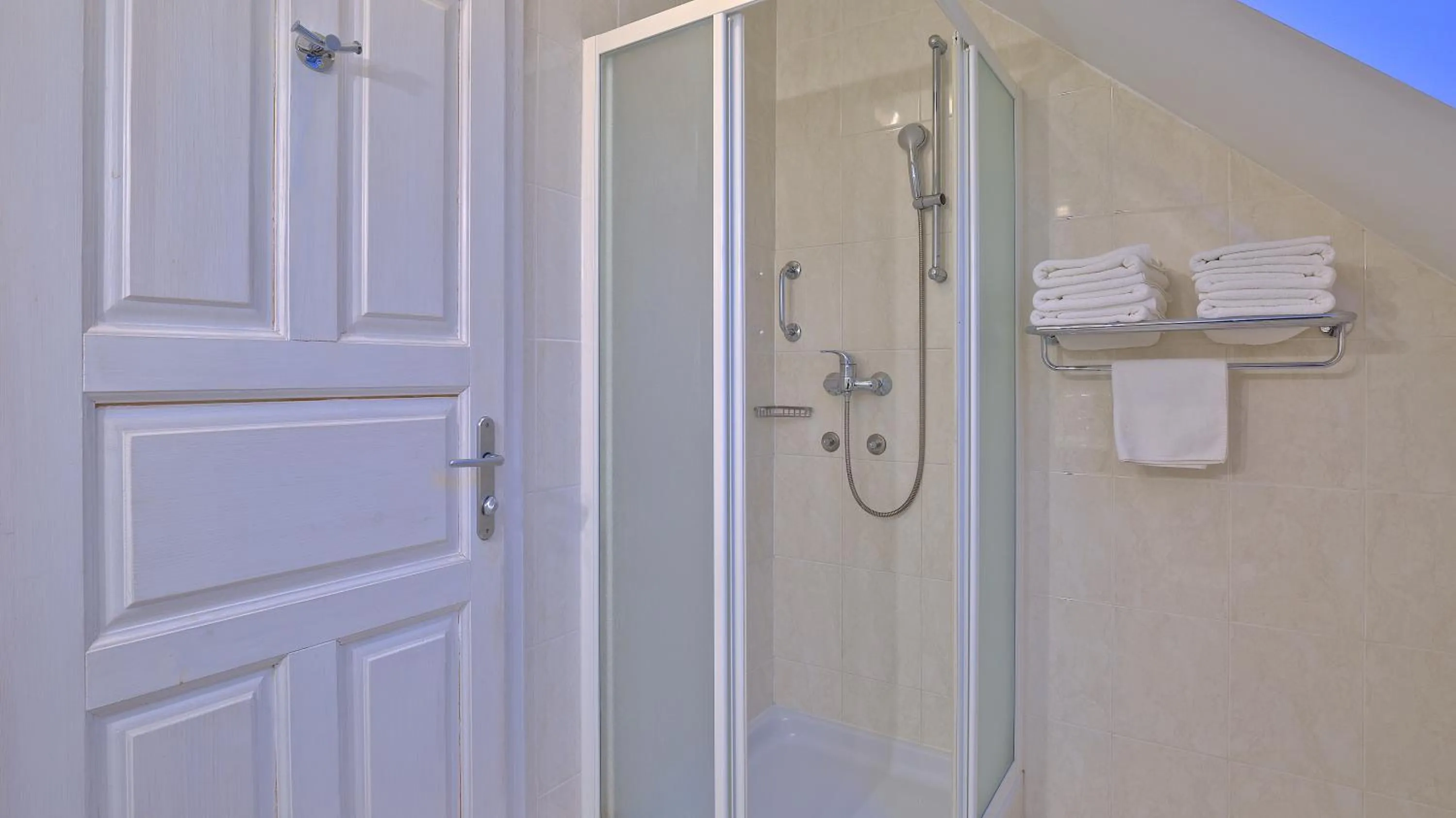 Shower in Winery, Restaurant & Pension Vuglec Breg