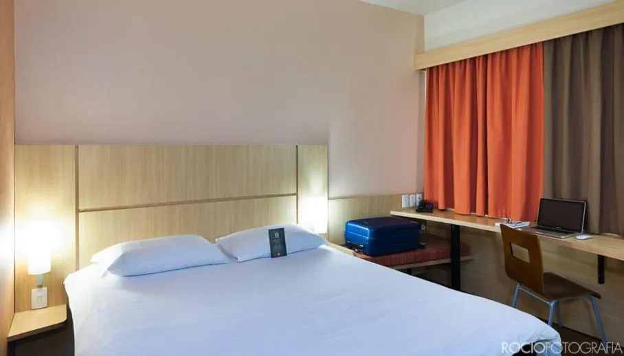 Bedroom, Bed in ibis Uberlandia