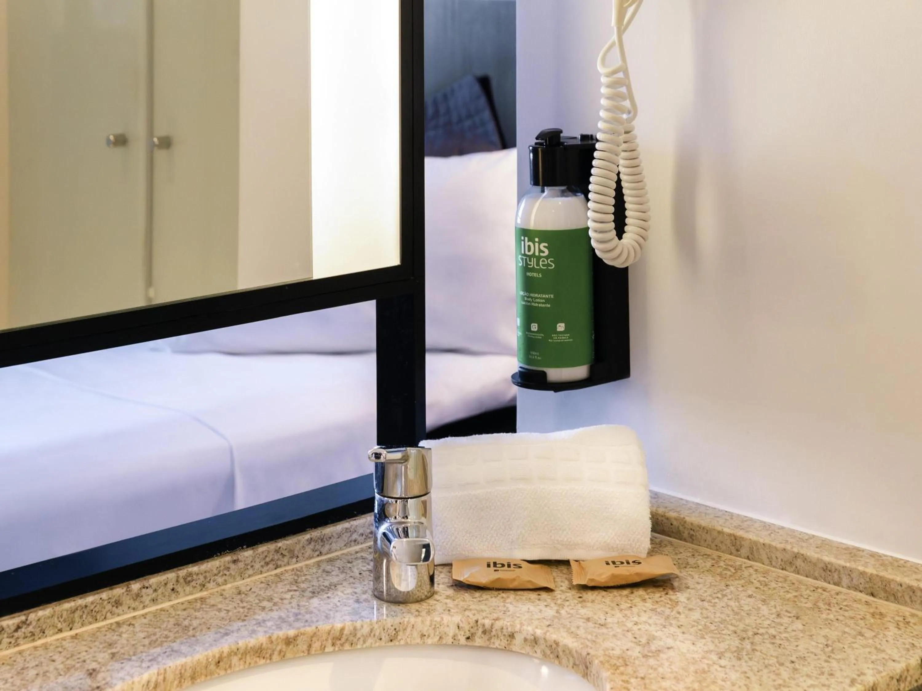 Bedroom, Bed in ibis Styles Goiania Marista