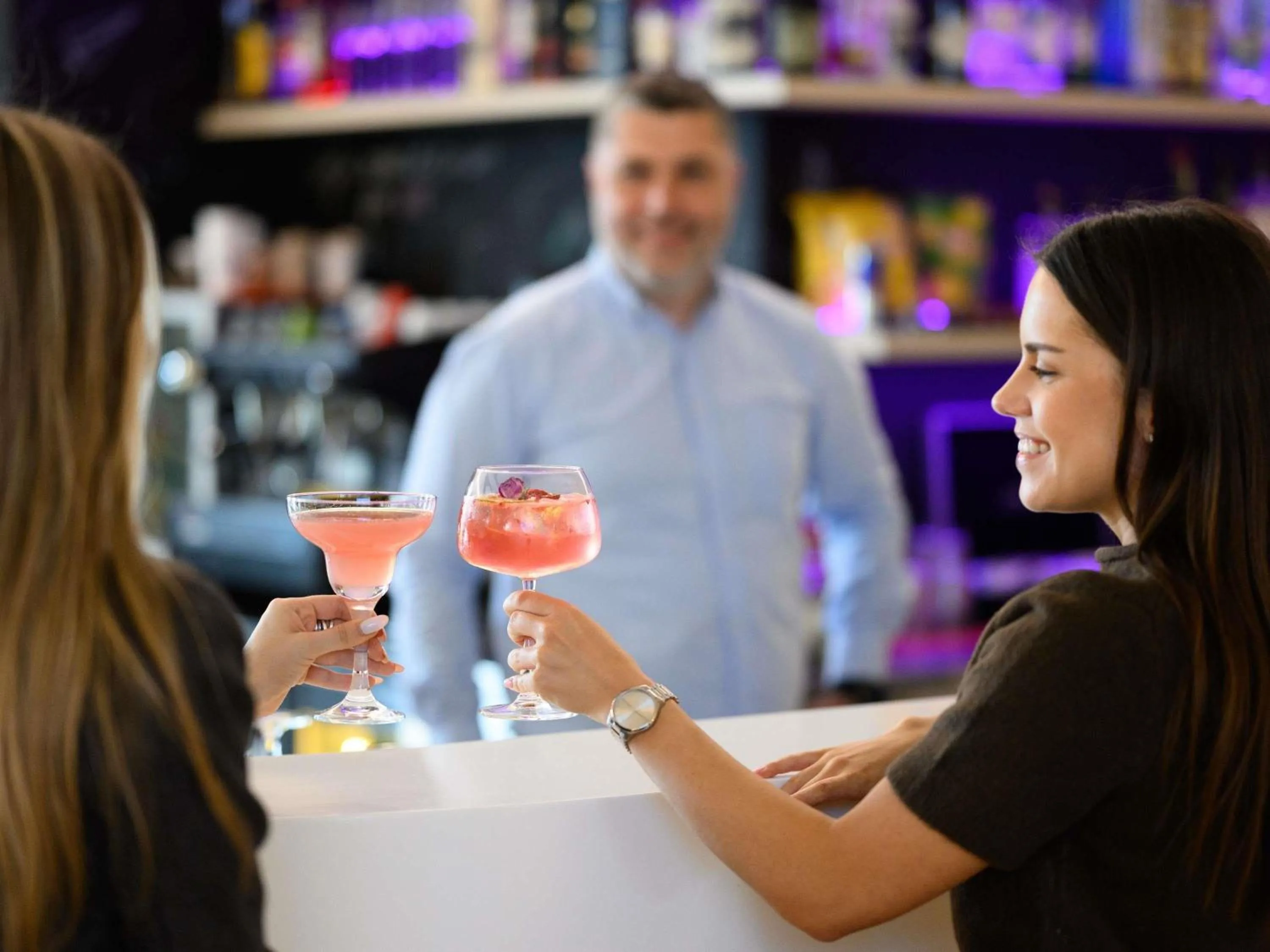 Lounge or bar in ibis Styles Budapest Airport