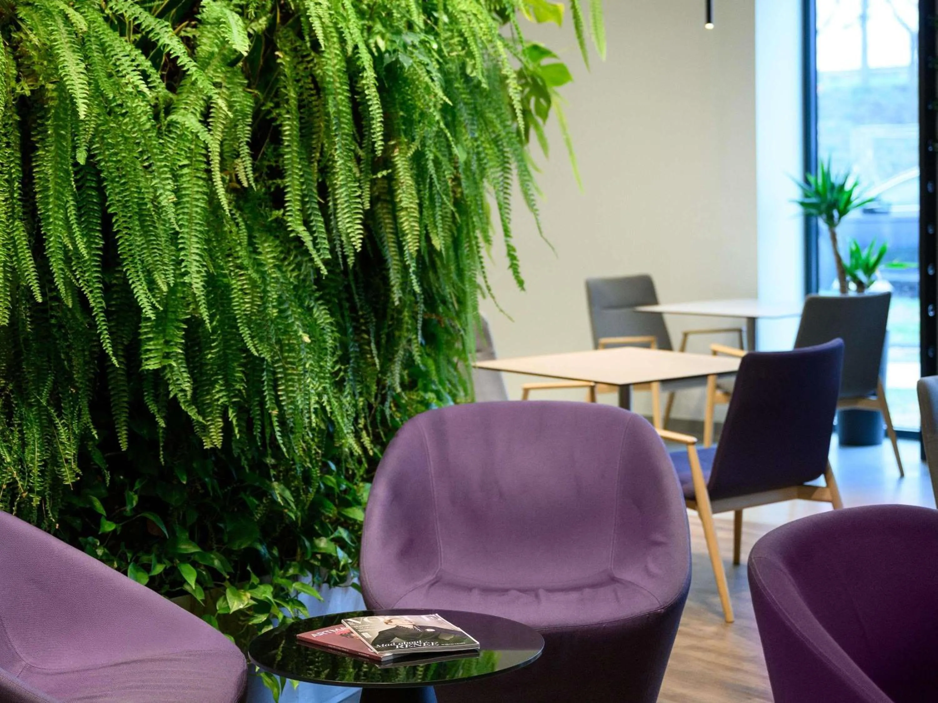 Lounge or bar in ibis Styles Budapest Airport