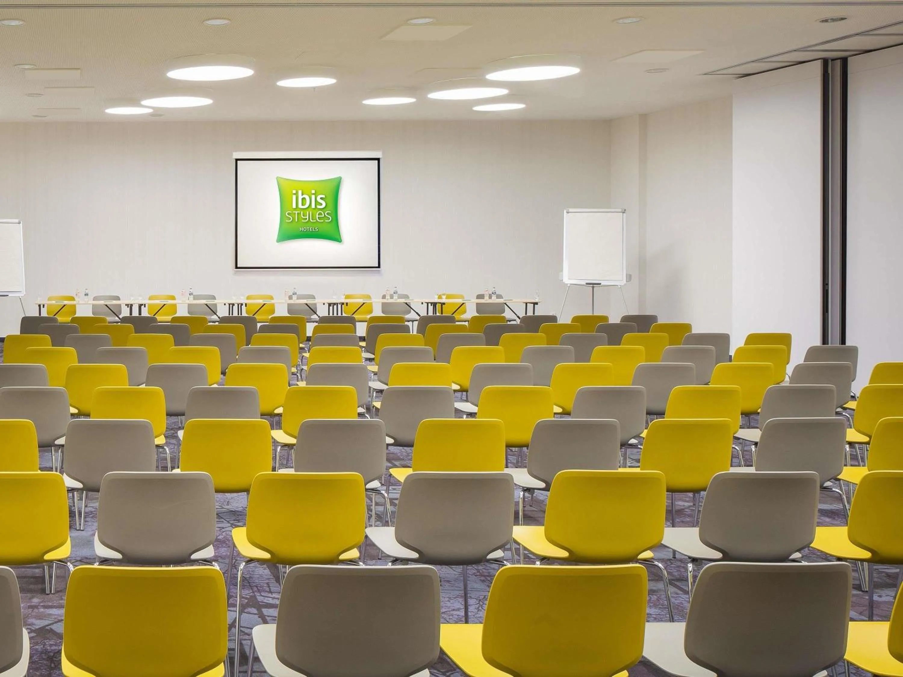 Meeting/conference room in ibis Styles Budapest Airport