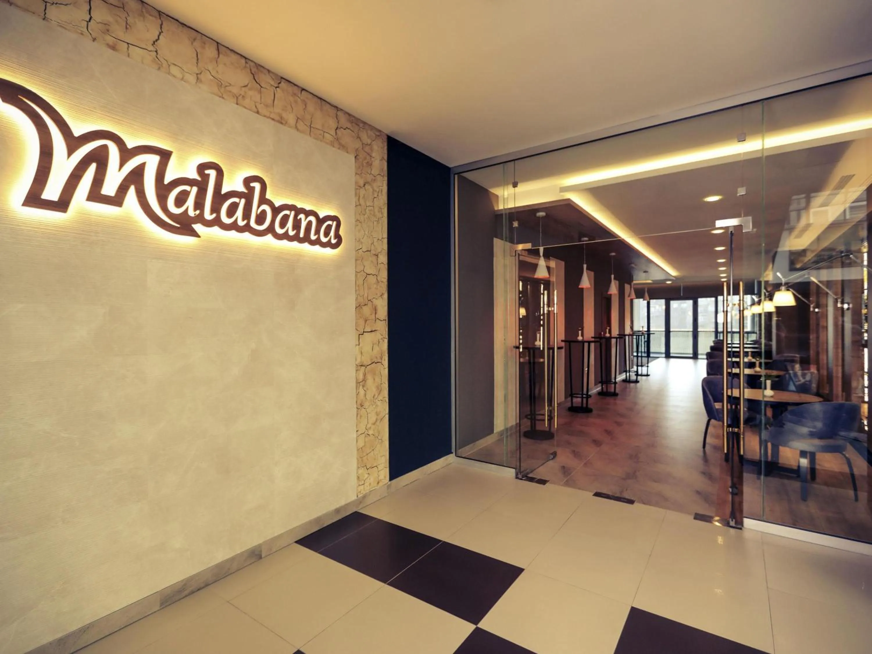 Restaurant/places to eat in Mercure Tetovo