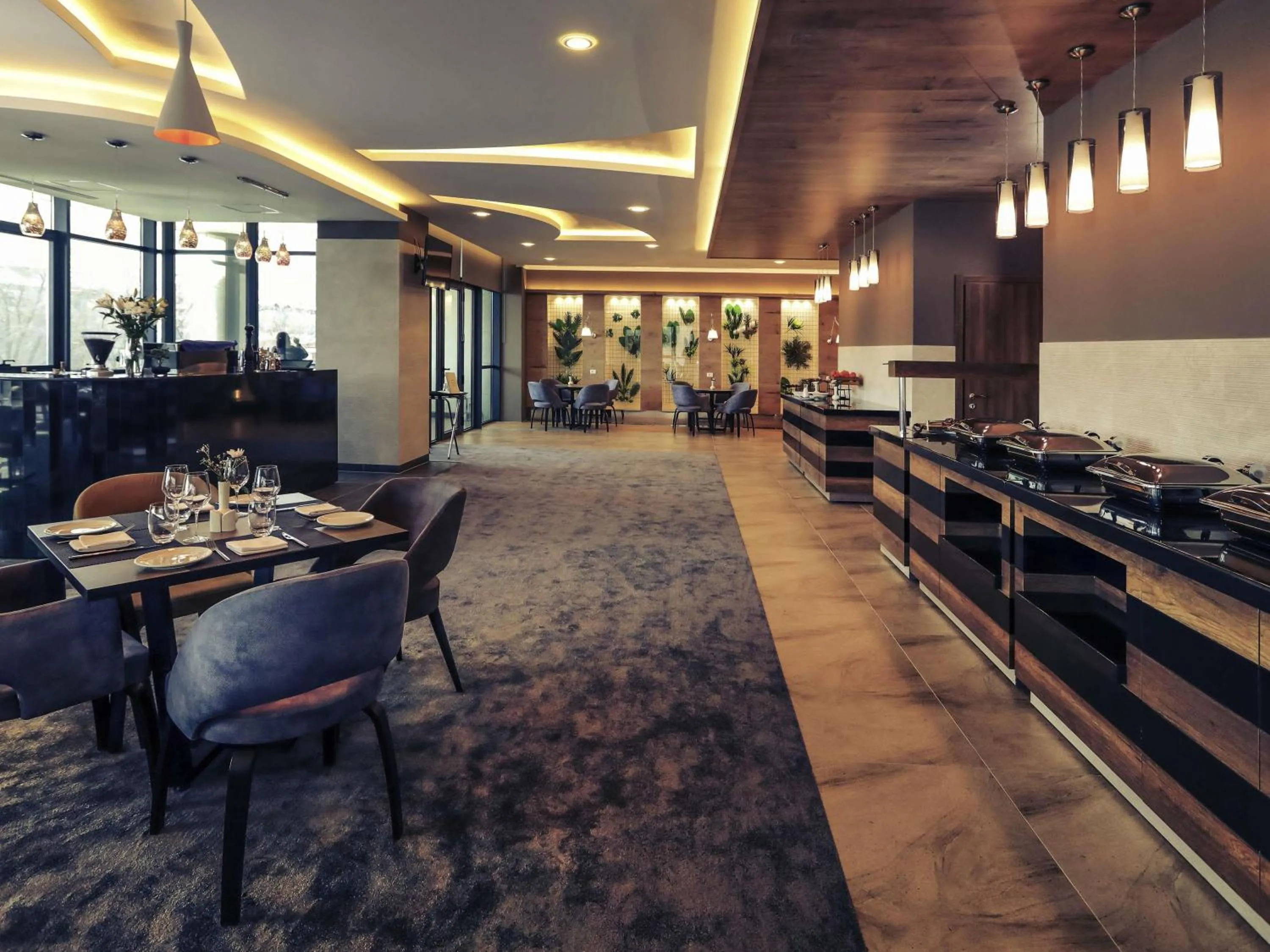 Restaurant/places to eat in Mercure Tetovo