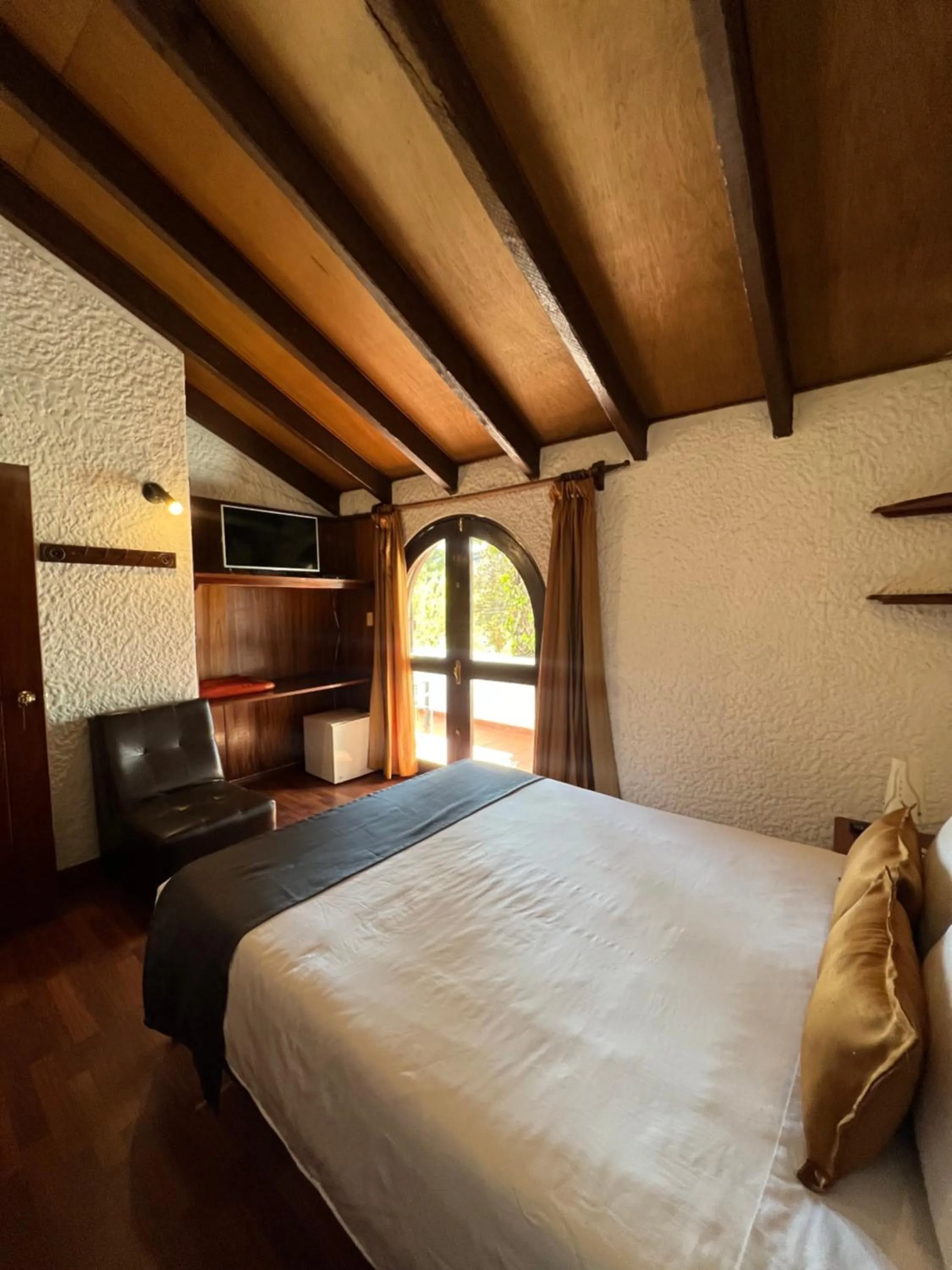 TV and multimedia, Bed in Hotel La Casa de Tin tin