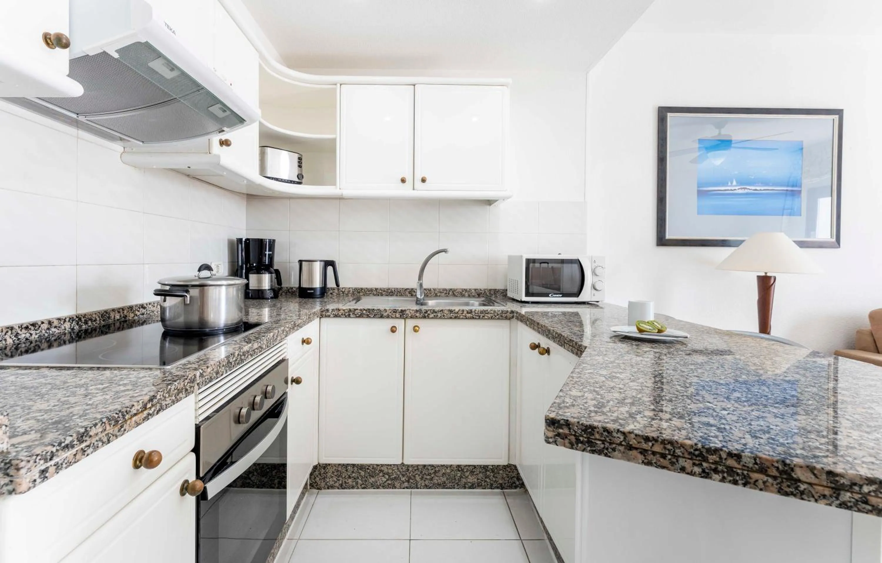 kitchen in Ona Beverly Hills Heights