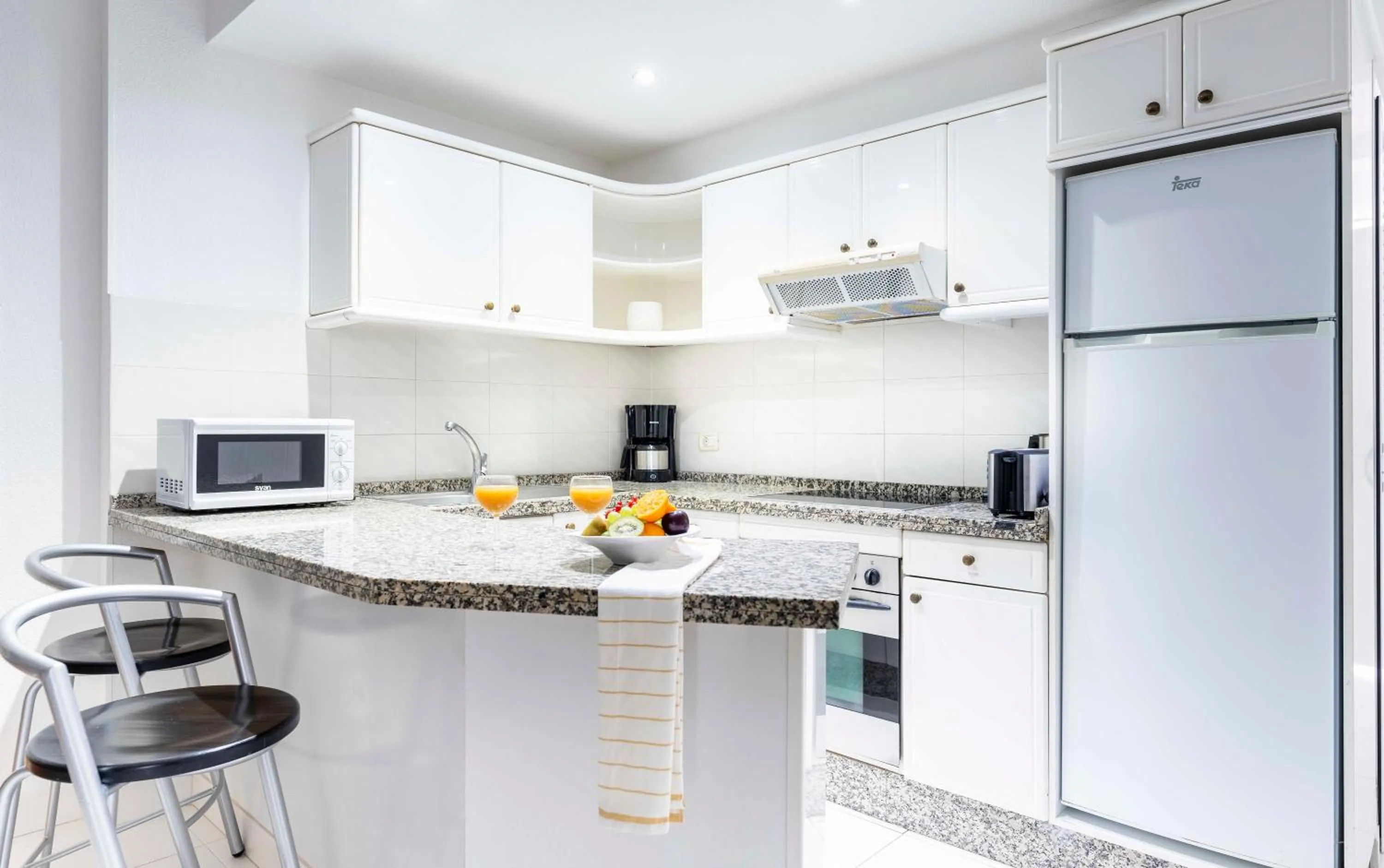 kitchen in Ona Beverly Hills Heights