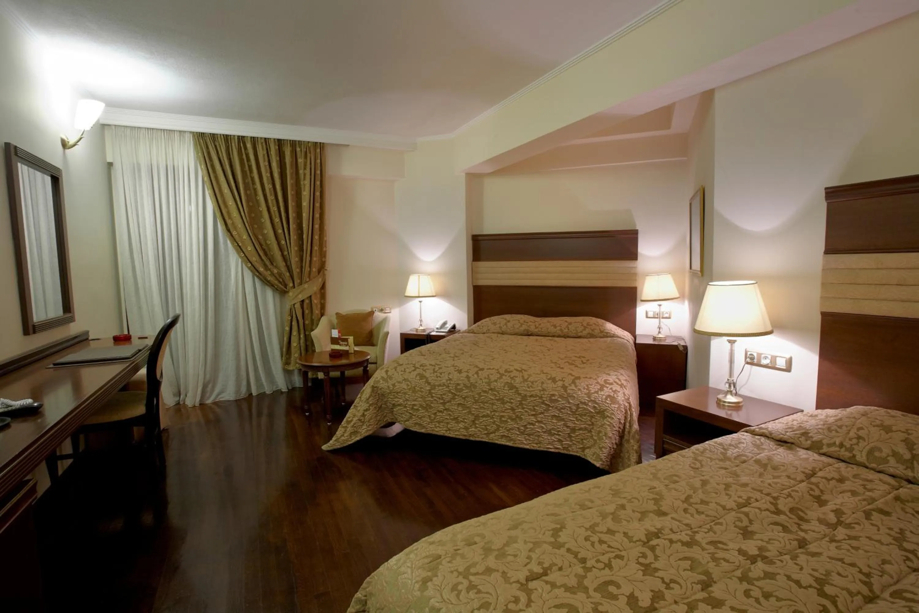 Photo of the whole room, Bed in Aeton Melathron Hotel