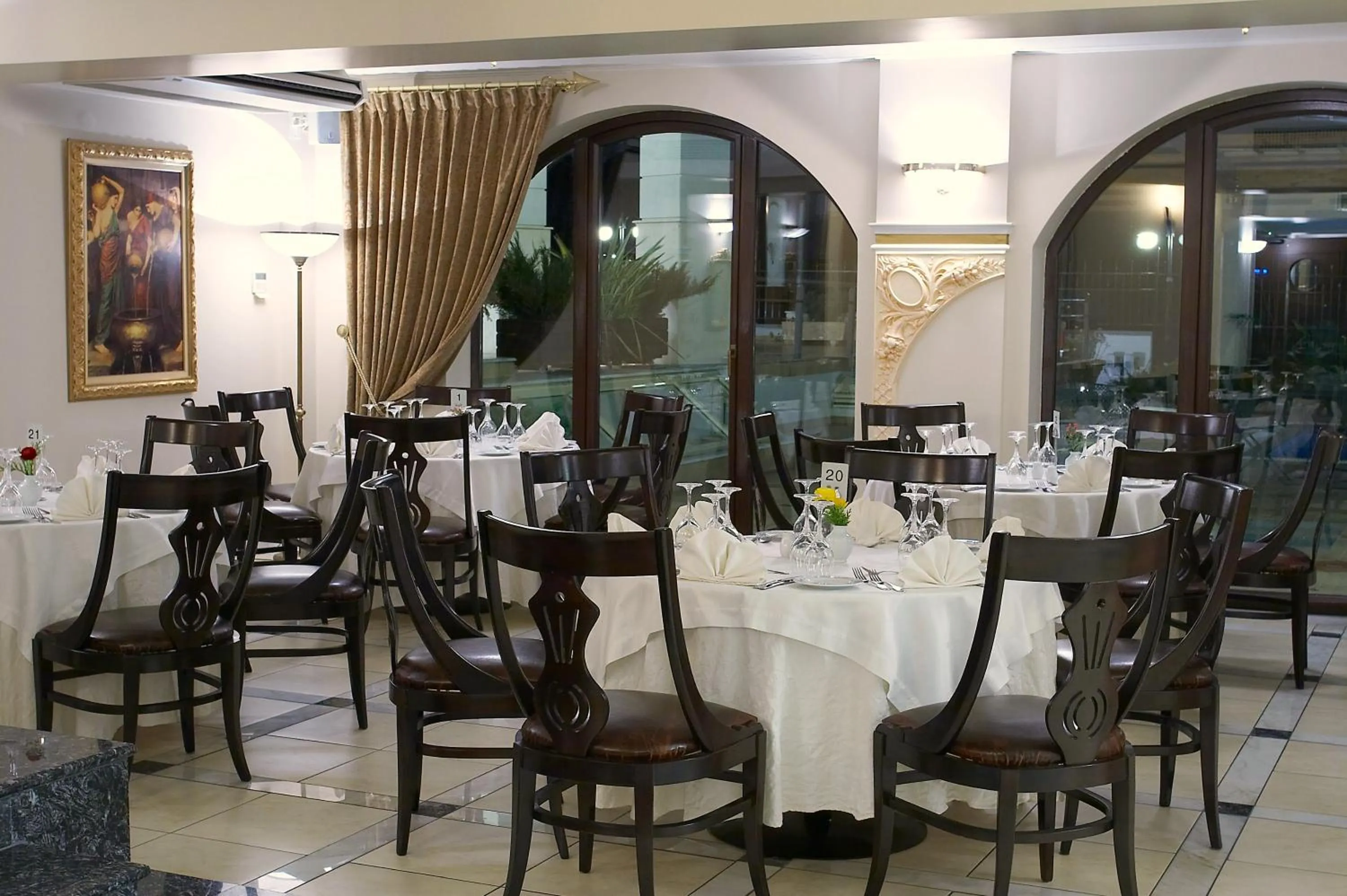 Restaurant/places to eat in Aeton Melathron Hotel