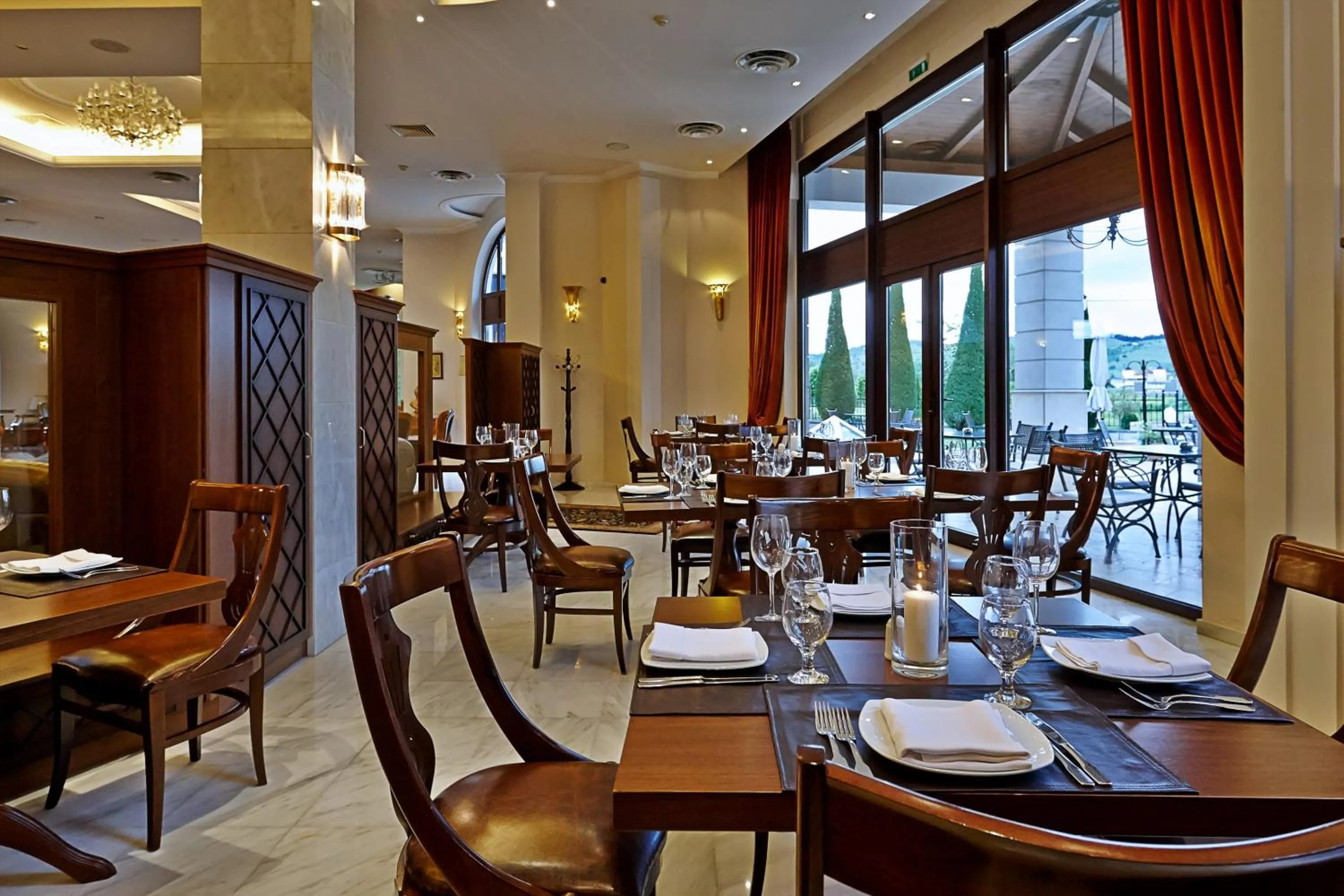 Restaurant/places to eat in Aeton Melathron Hotel