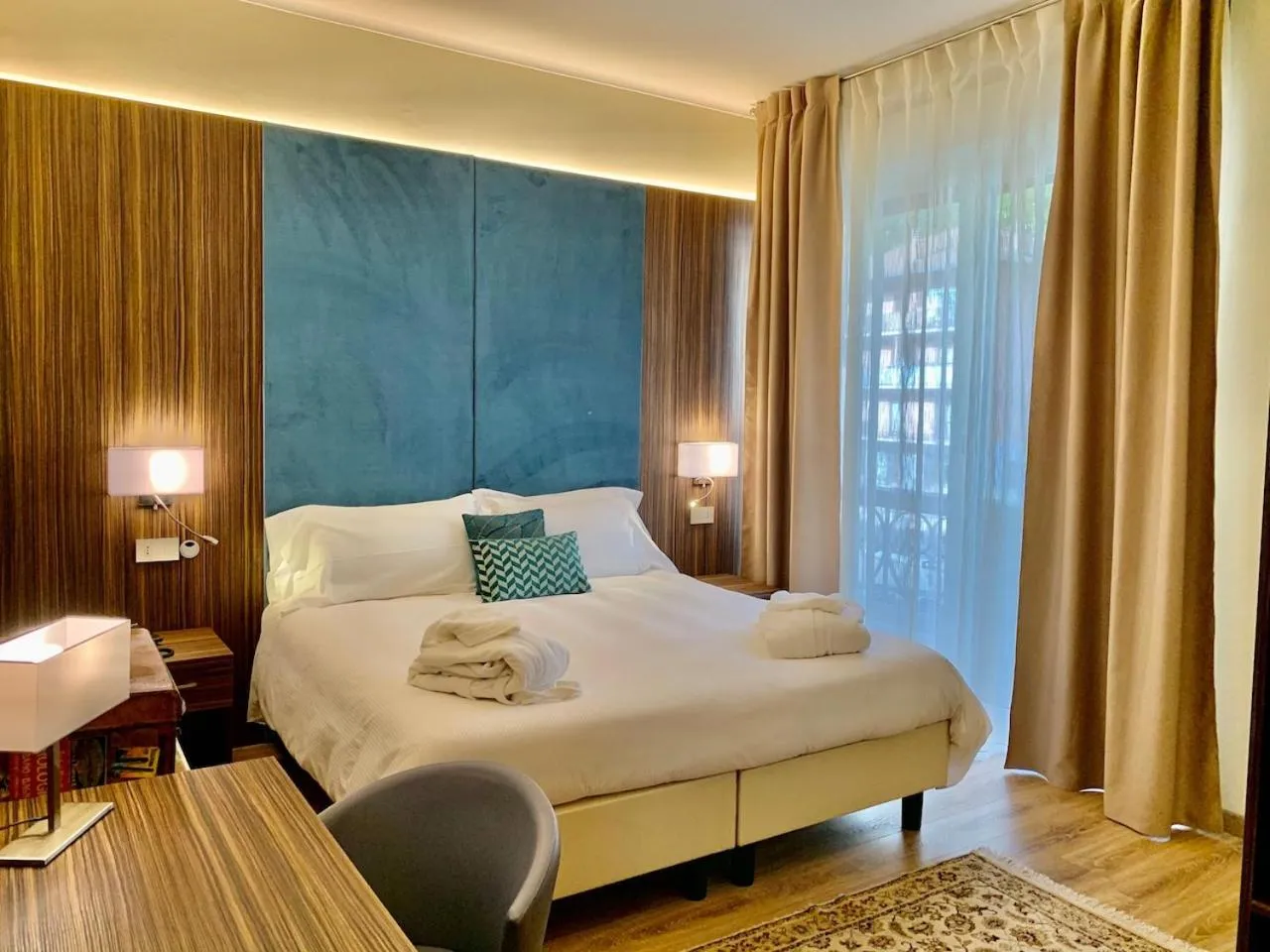 Bedroom, Bed in Hotel Brescia