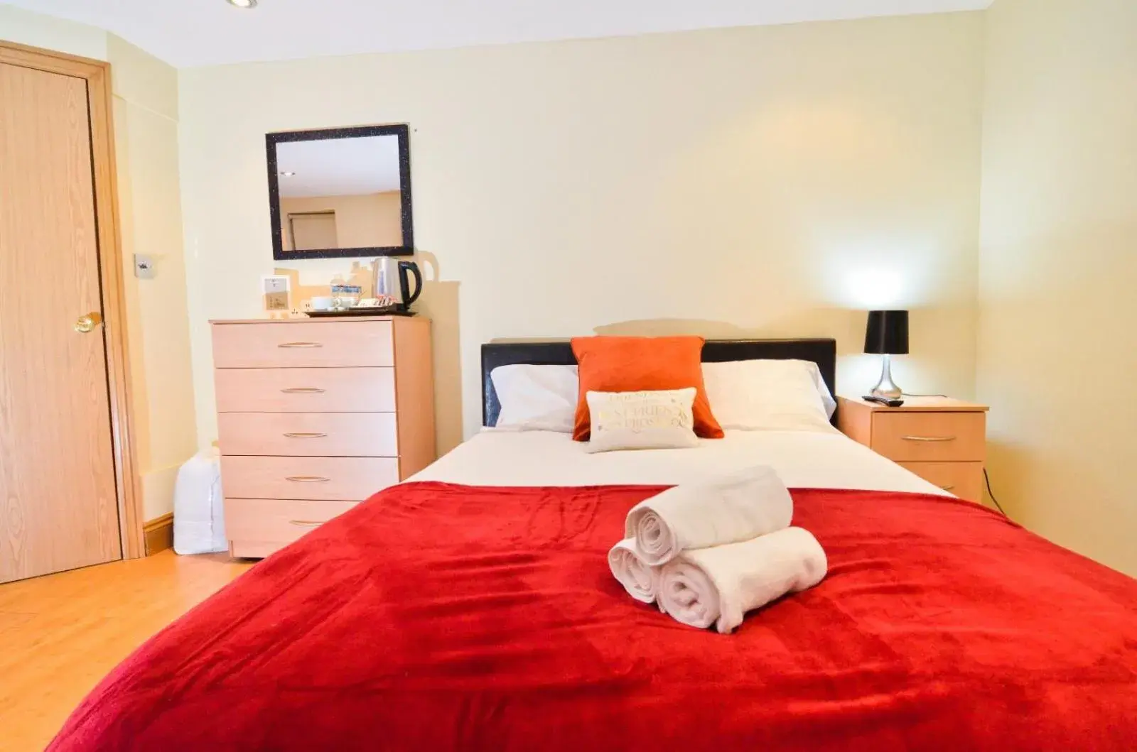 Bed in Thames View House Surrey Quays Bed in Thames View House Surrey Quays