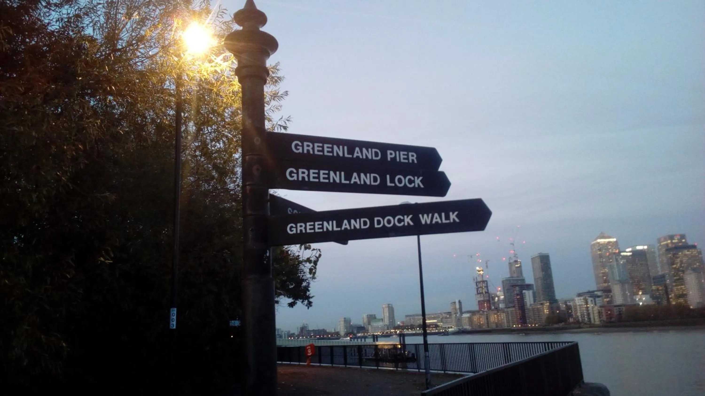 Property building in Thames View House Surrey Quays