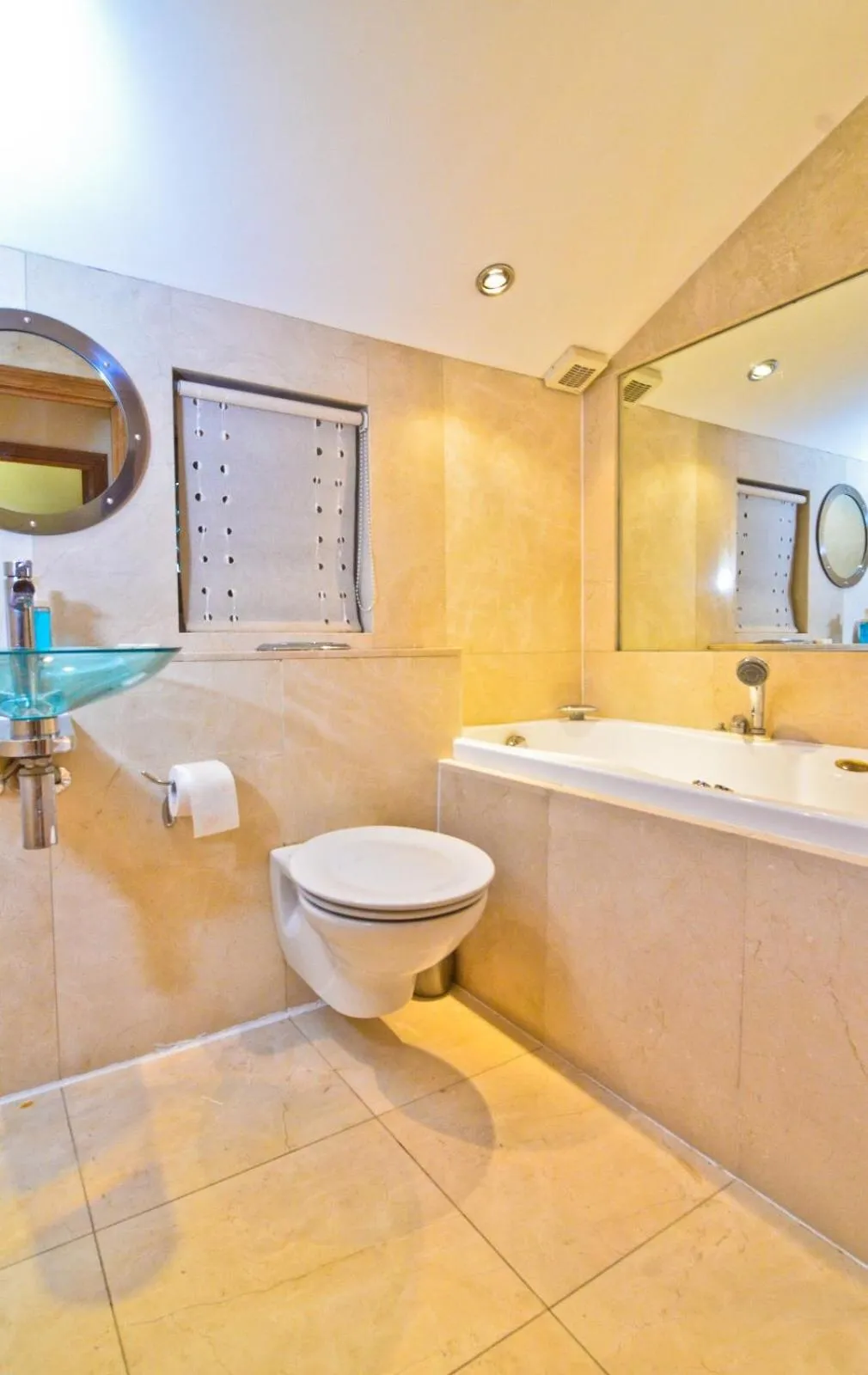 Bathroom in Thames View House Surrey Quays