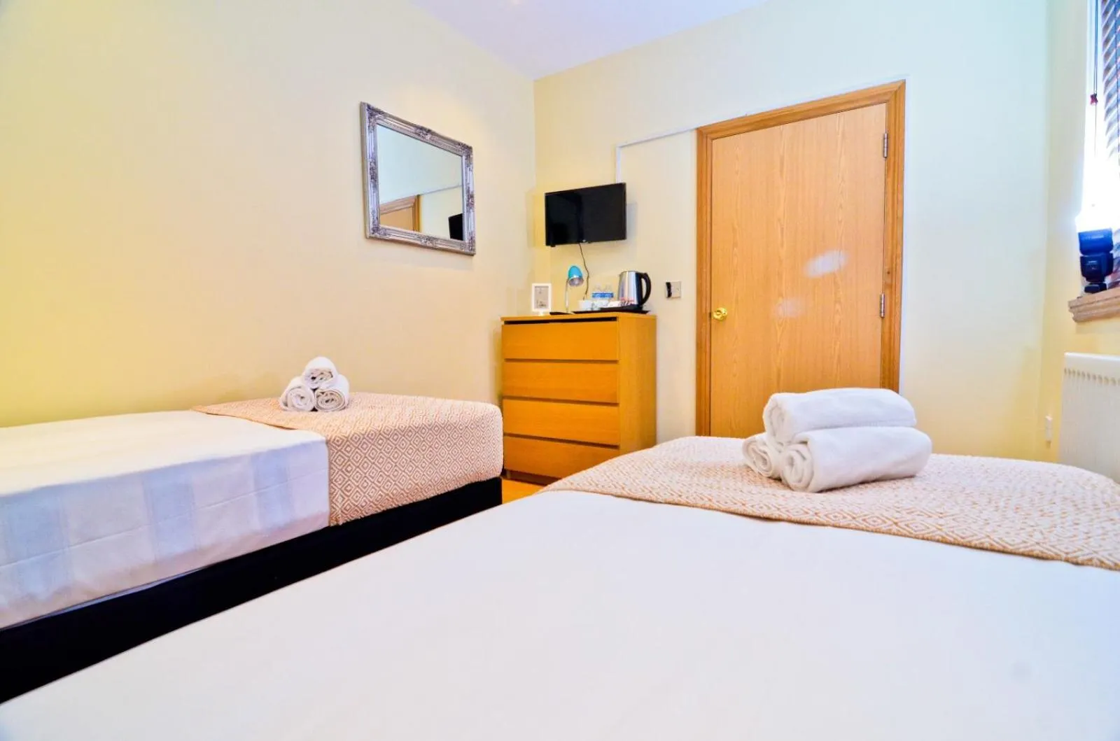 Bed in Thames View House Surrey Quays