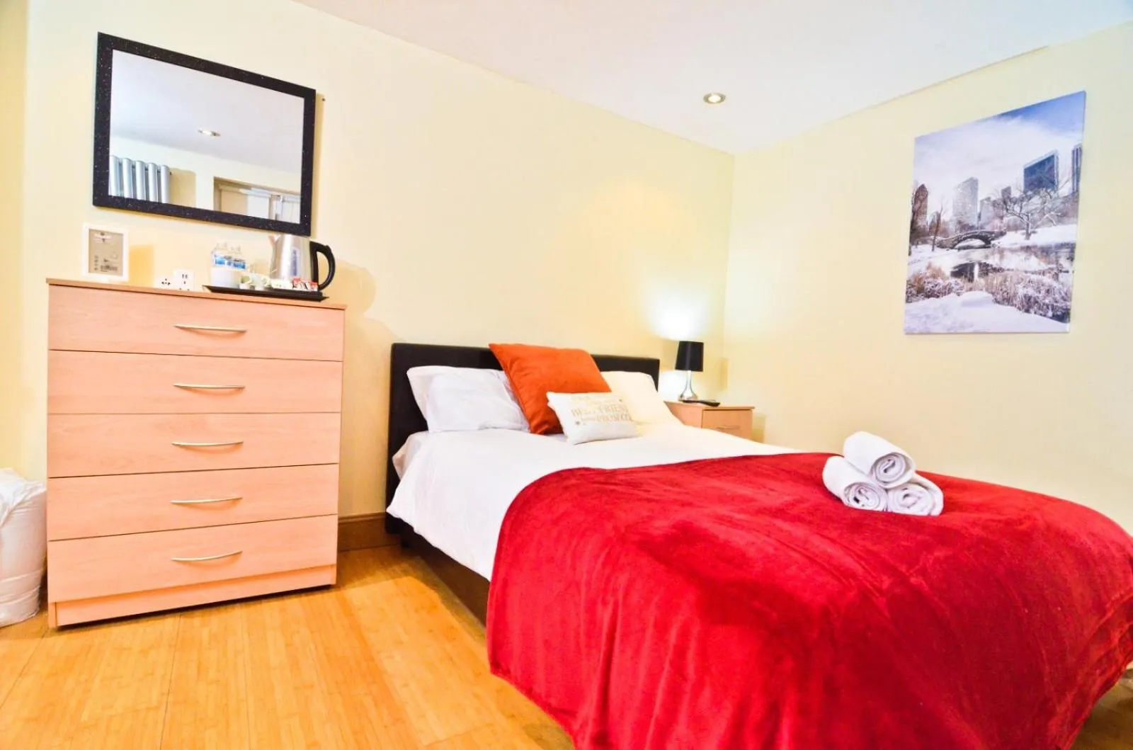 Bed in Thames View House Surrey Quays