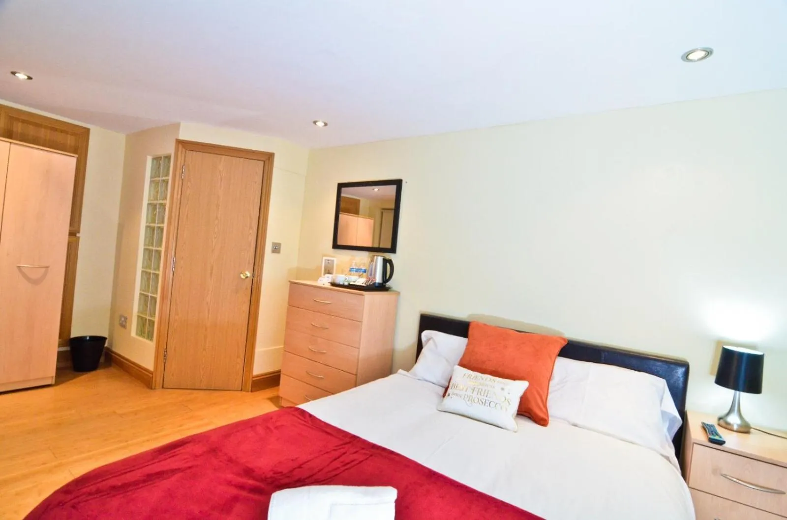 Bed in Thames View House Surrey Quays