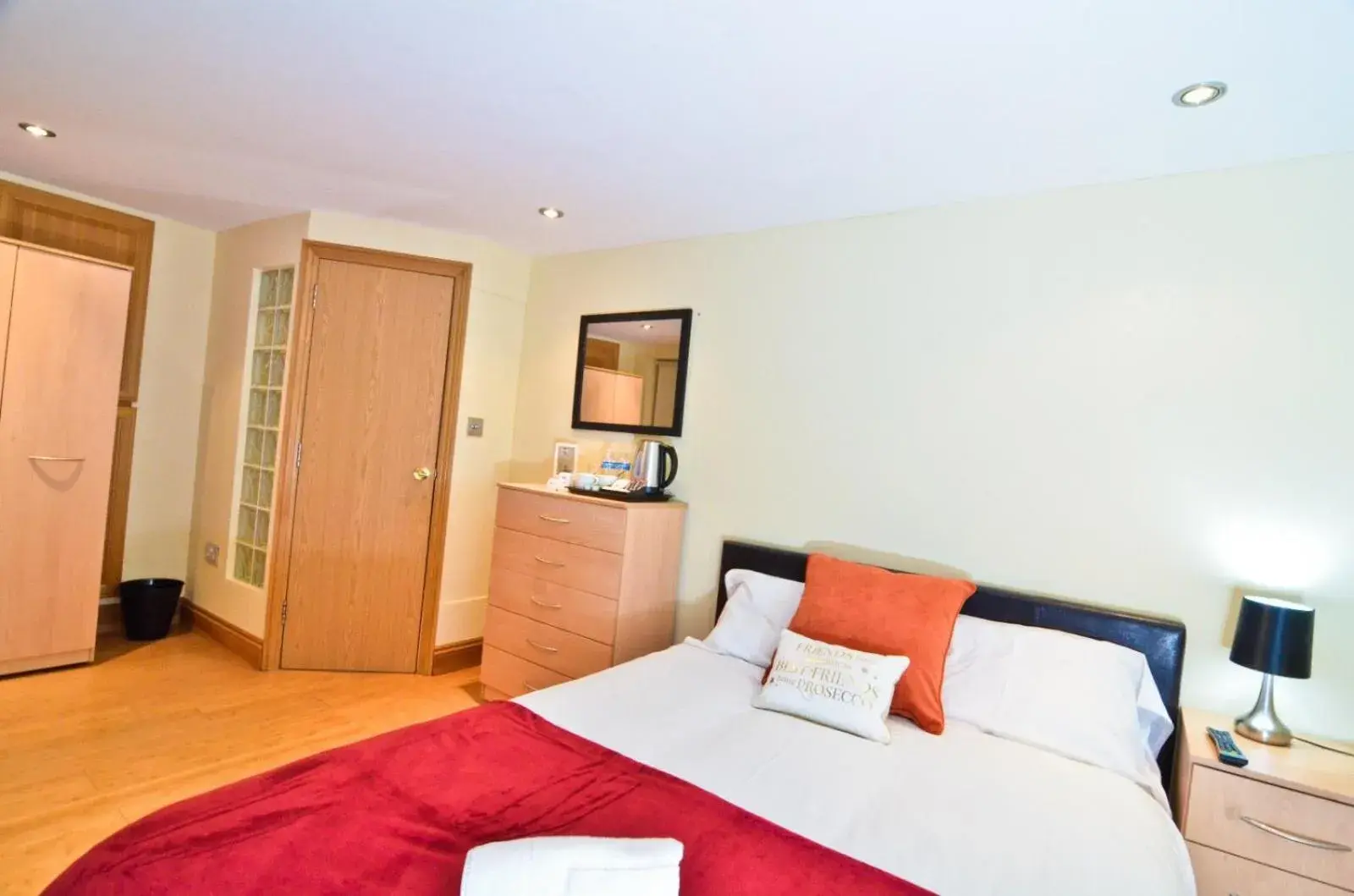 Bed in Thames View House Surrey Quays Bed in Thames View House Surrey Quays