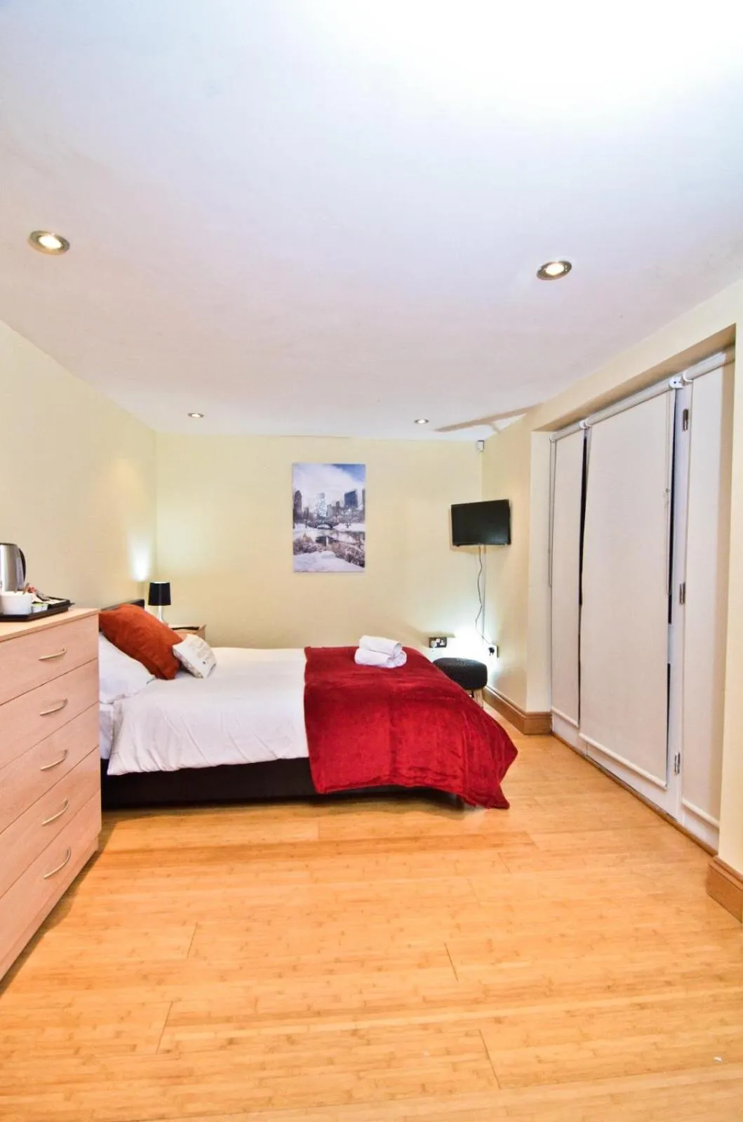 Bed in Thames View House Surrey Quays