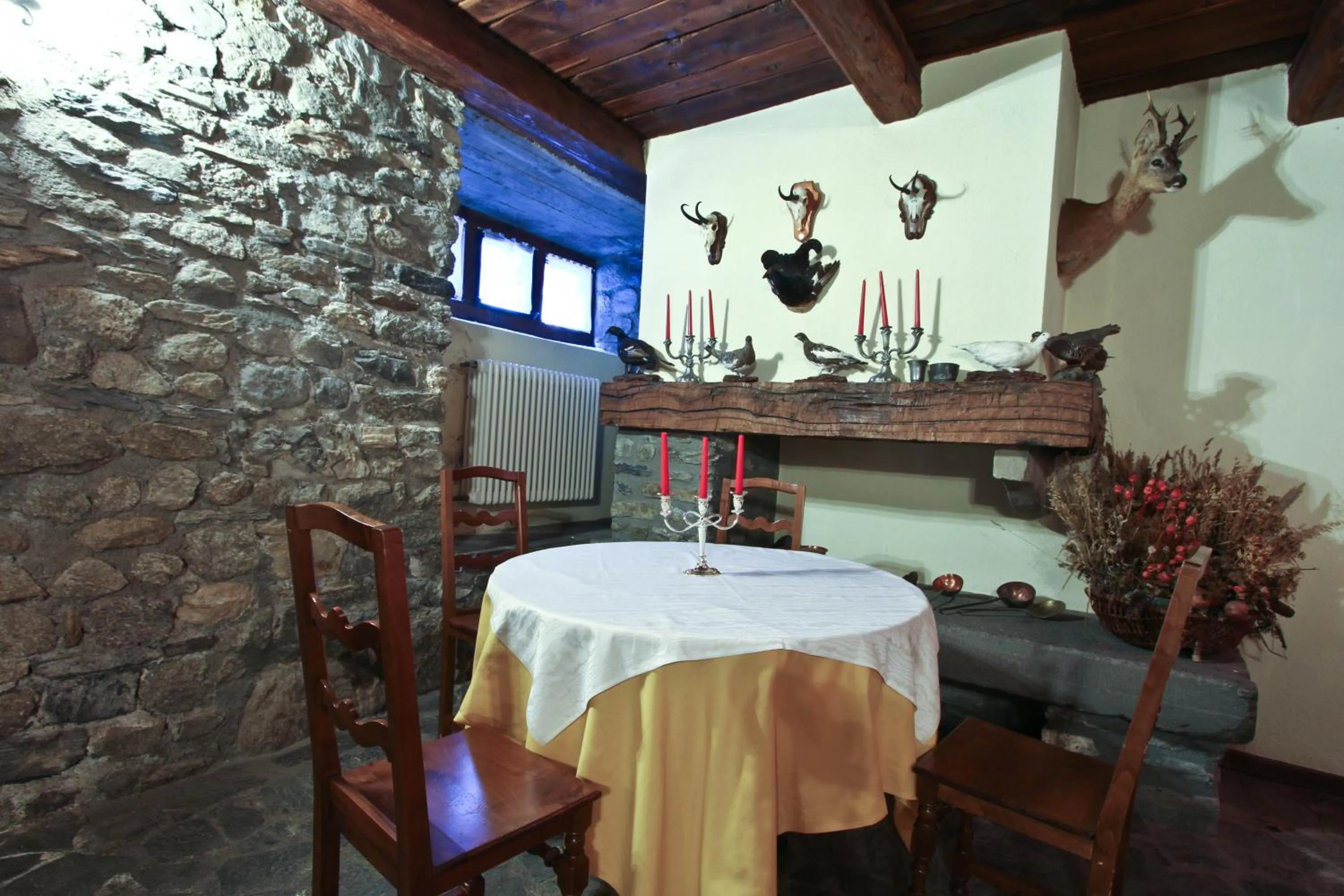 Restaurant/places to eat in Hotel Dolonne