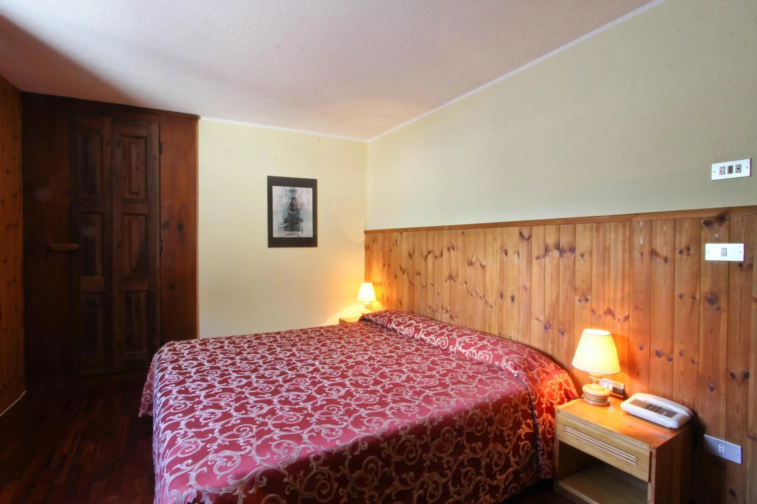 Bed in Hotel Dolonne