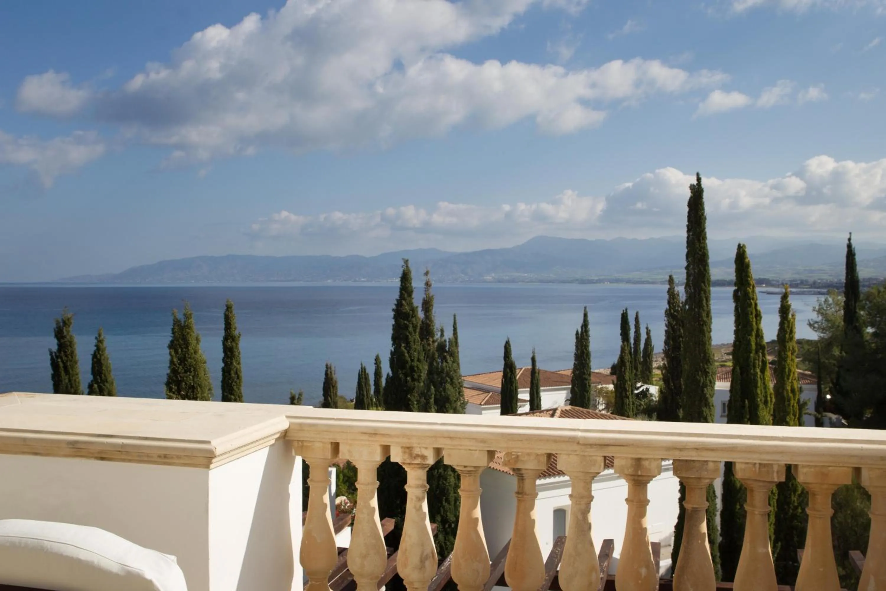 Photo of the whole room in Anassa