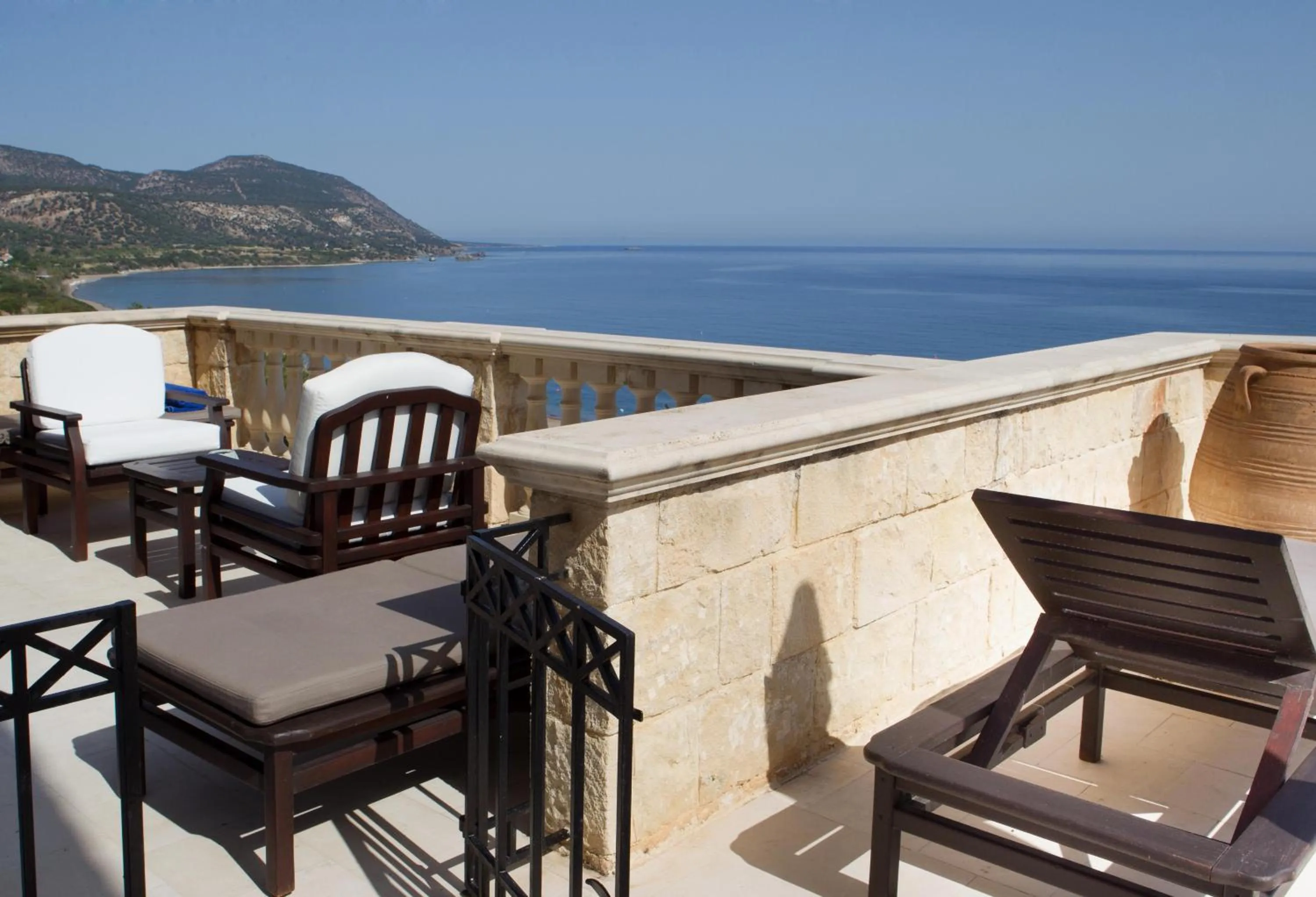 Photo of the whole room in Anassa