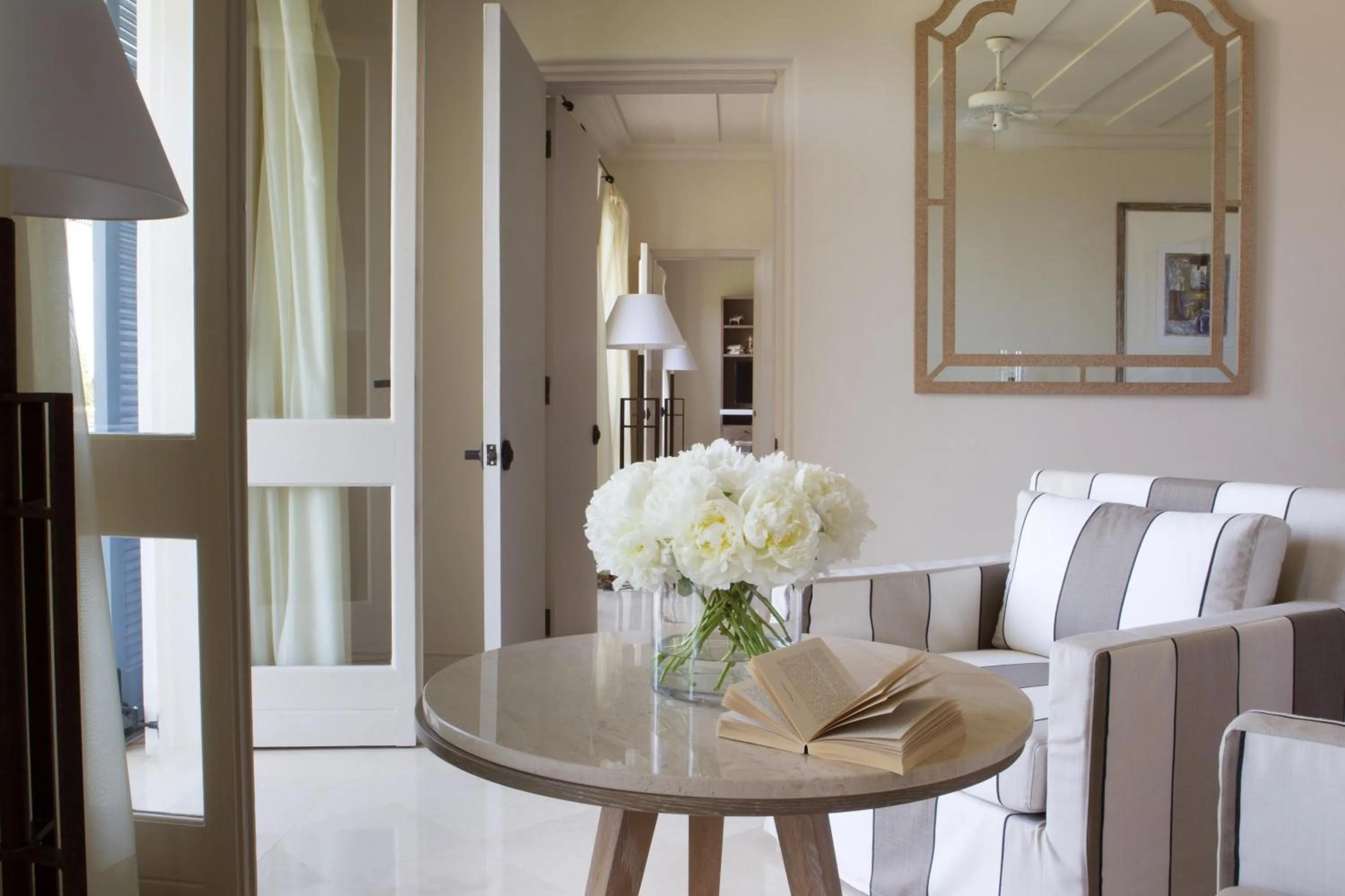 Photo of the whole room in Anassa