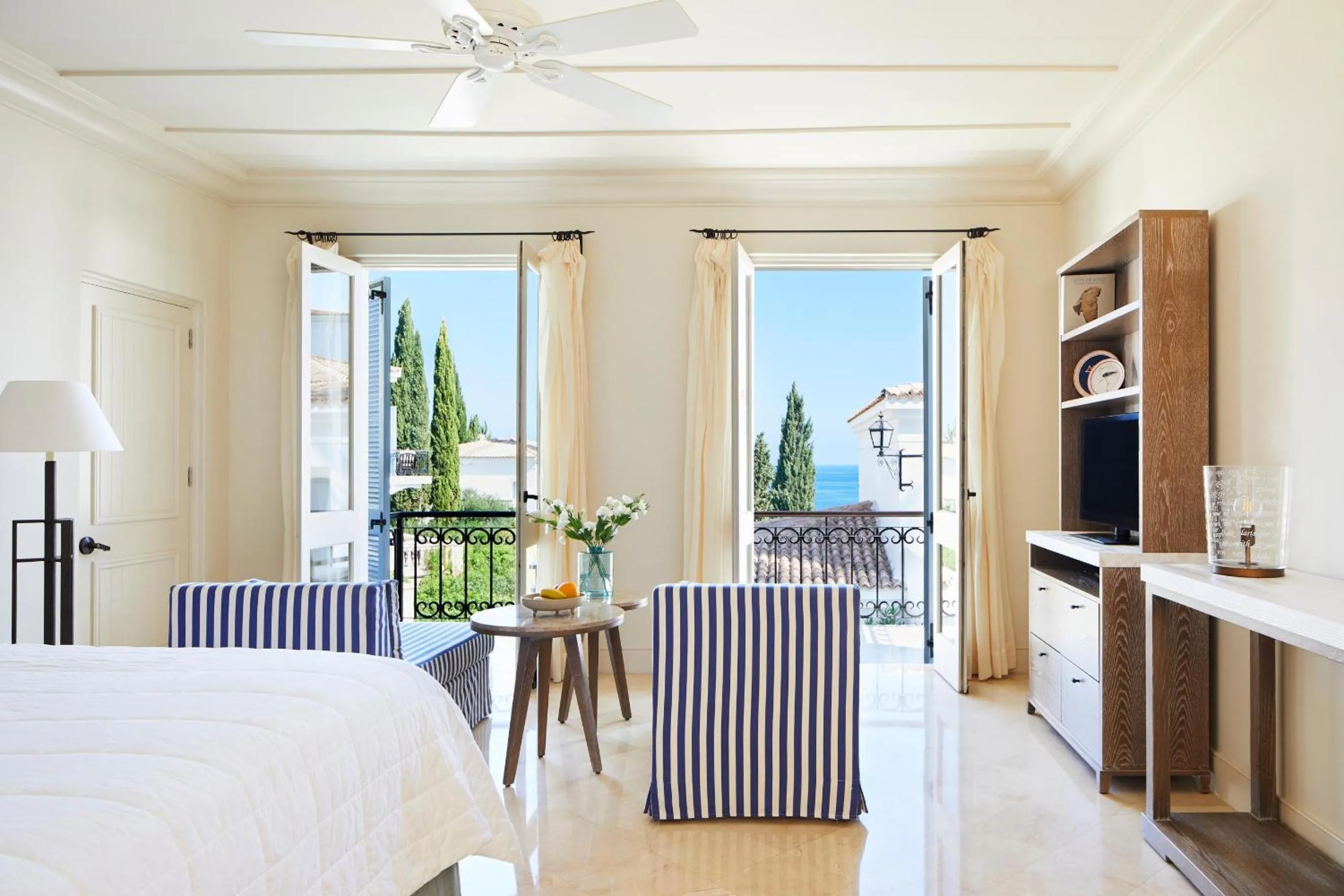 Photo of the whole room, Bed in Anassa