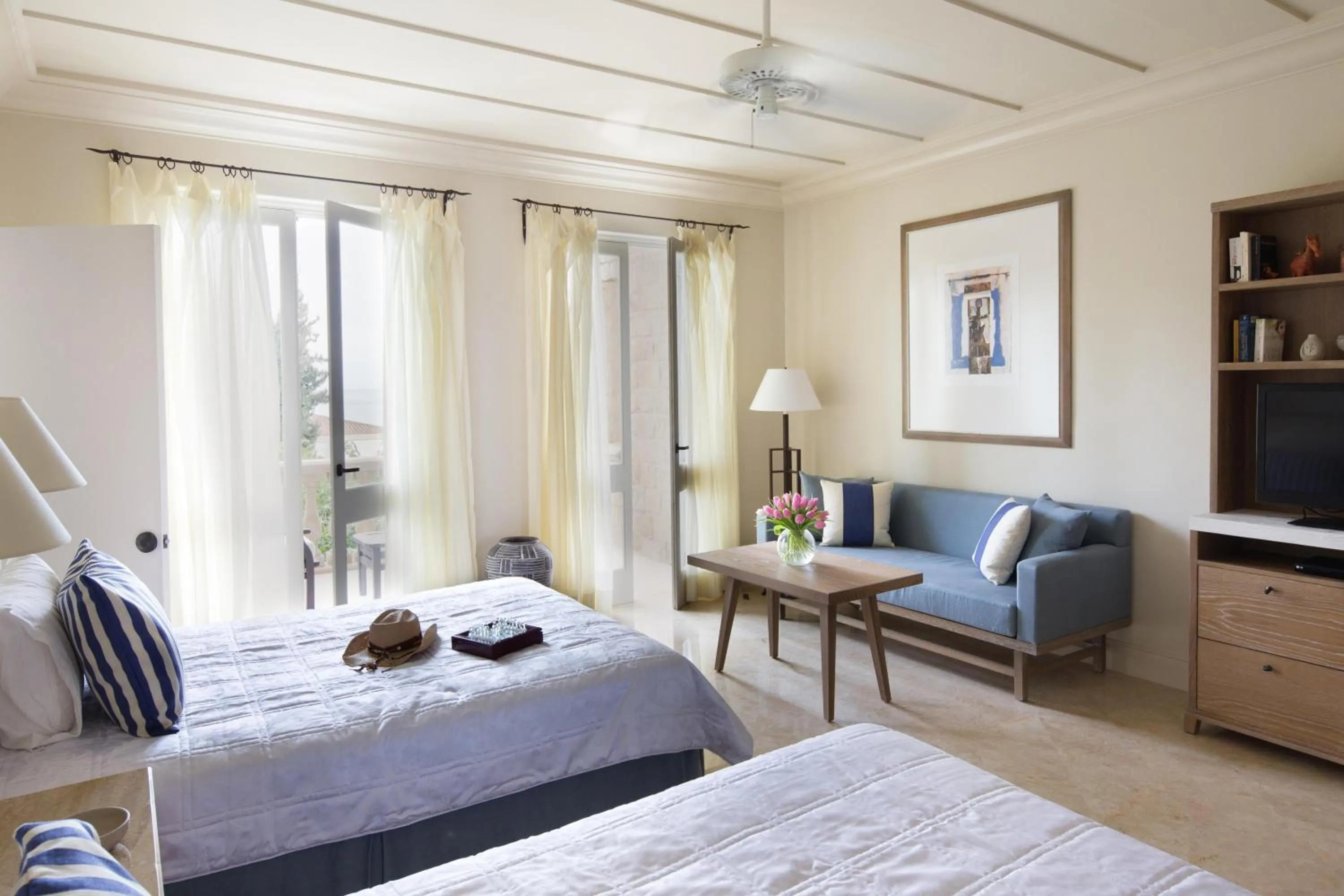 Photo of the whole room, Bed in Anassa