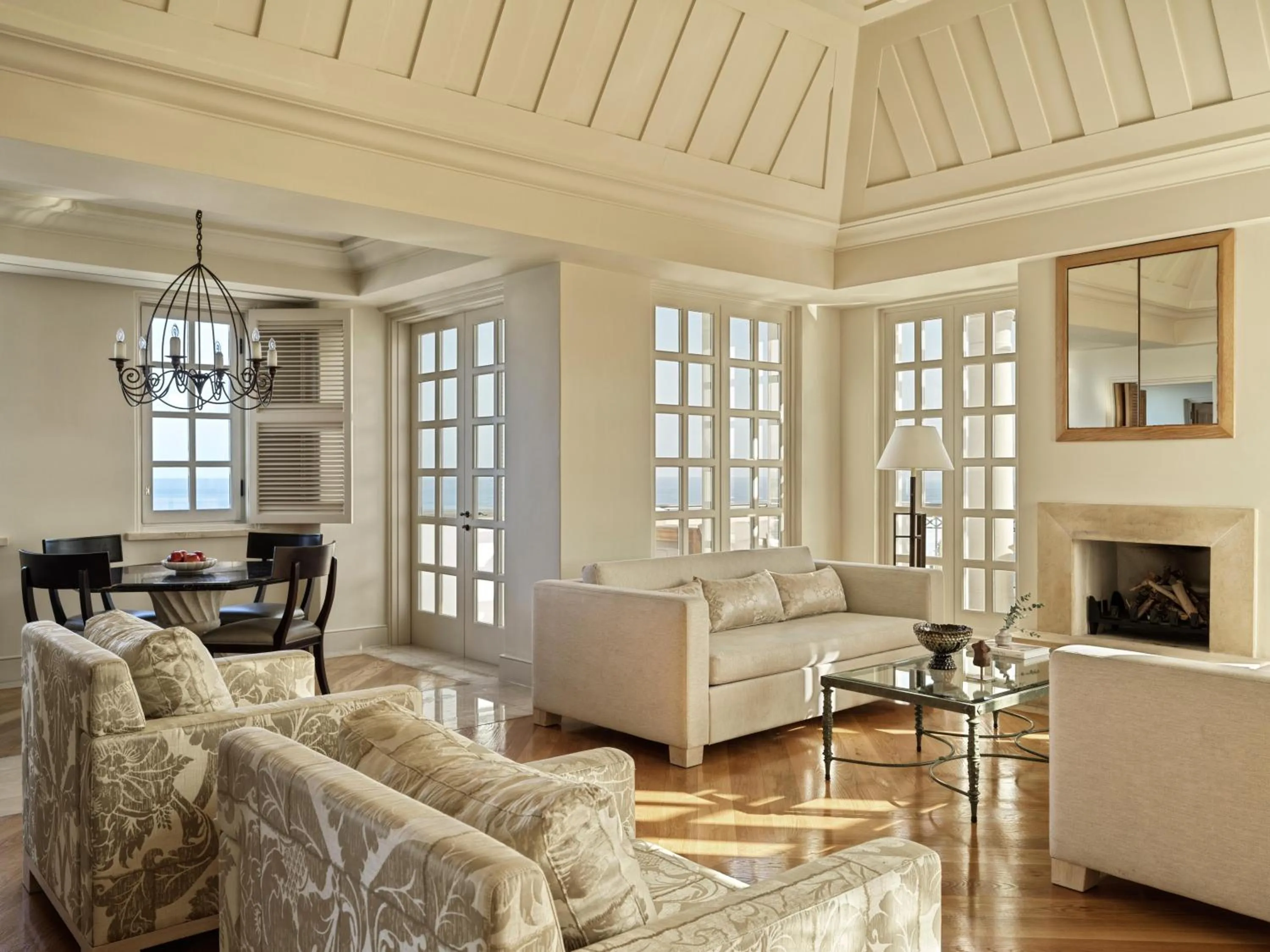 Photo of the whole room in Anassa