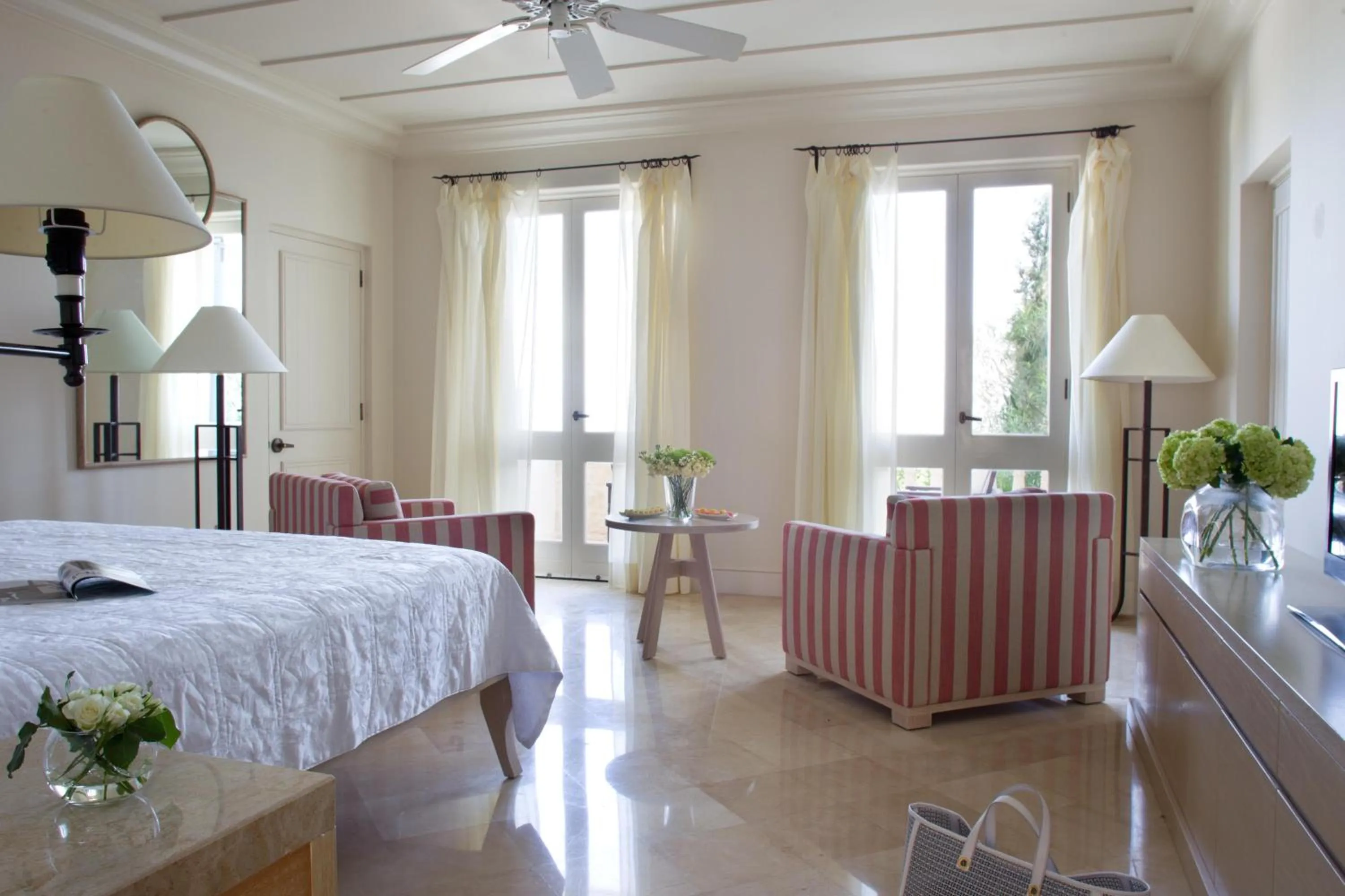 Photo of the whole room, Bed in Anassa