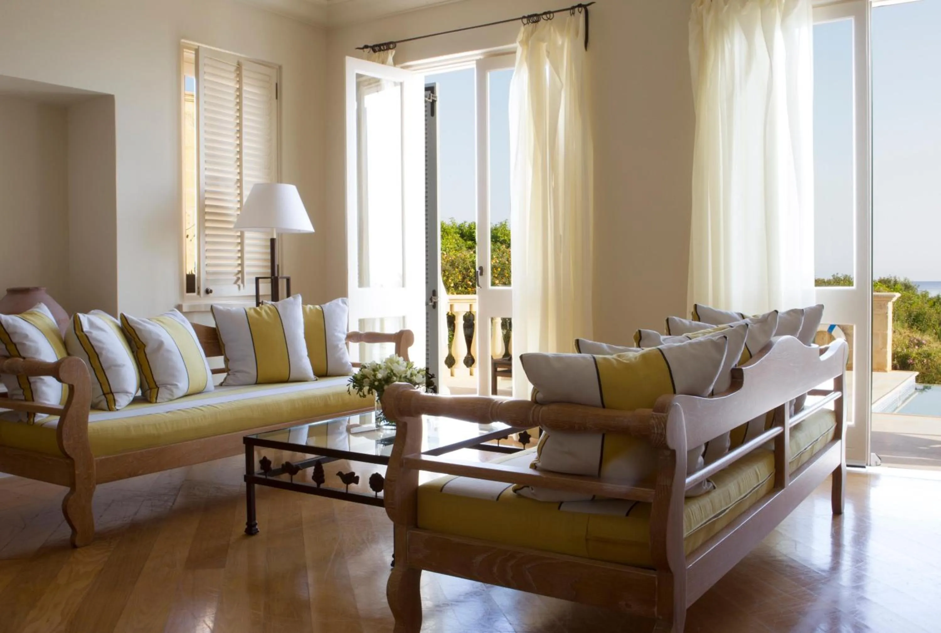 Photo of the whole room in Anassa