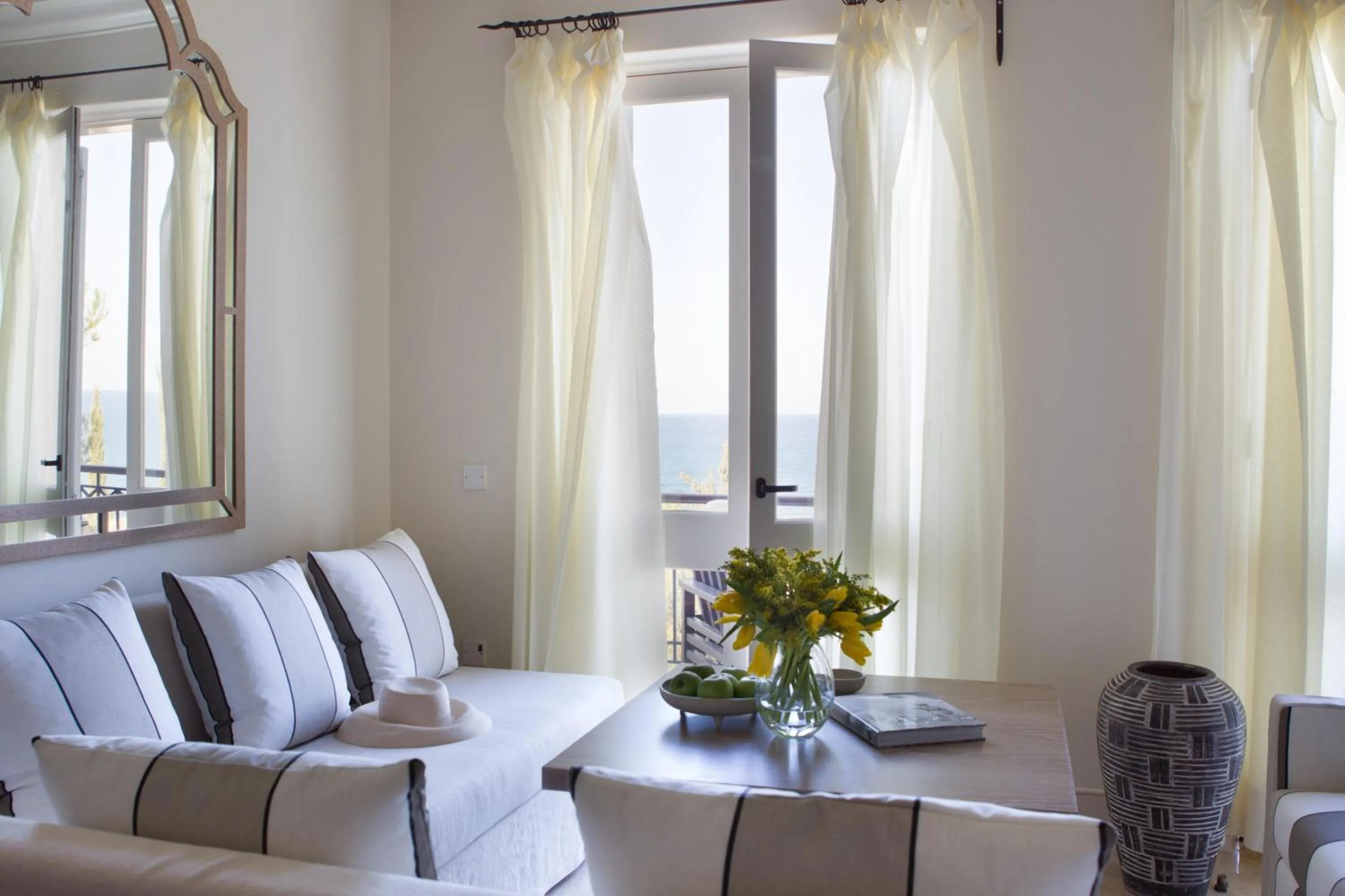 Photo of the whole room in Anassa