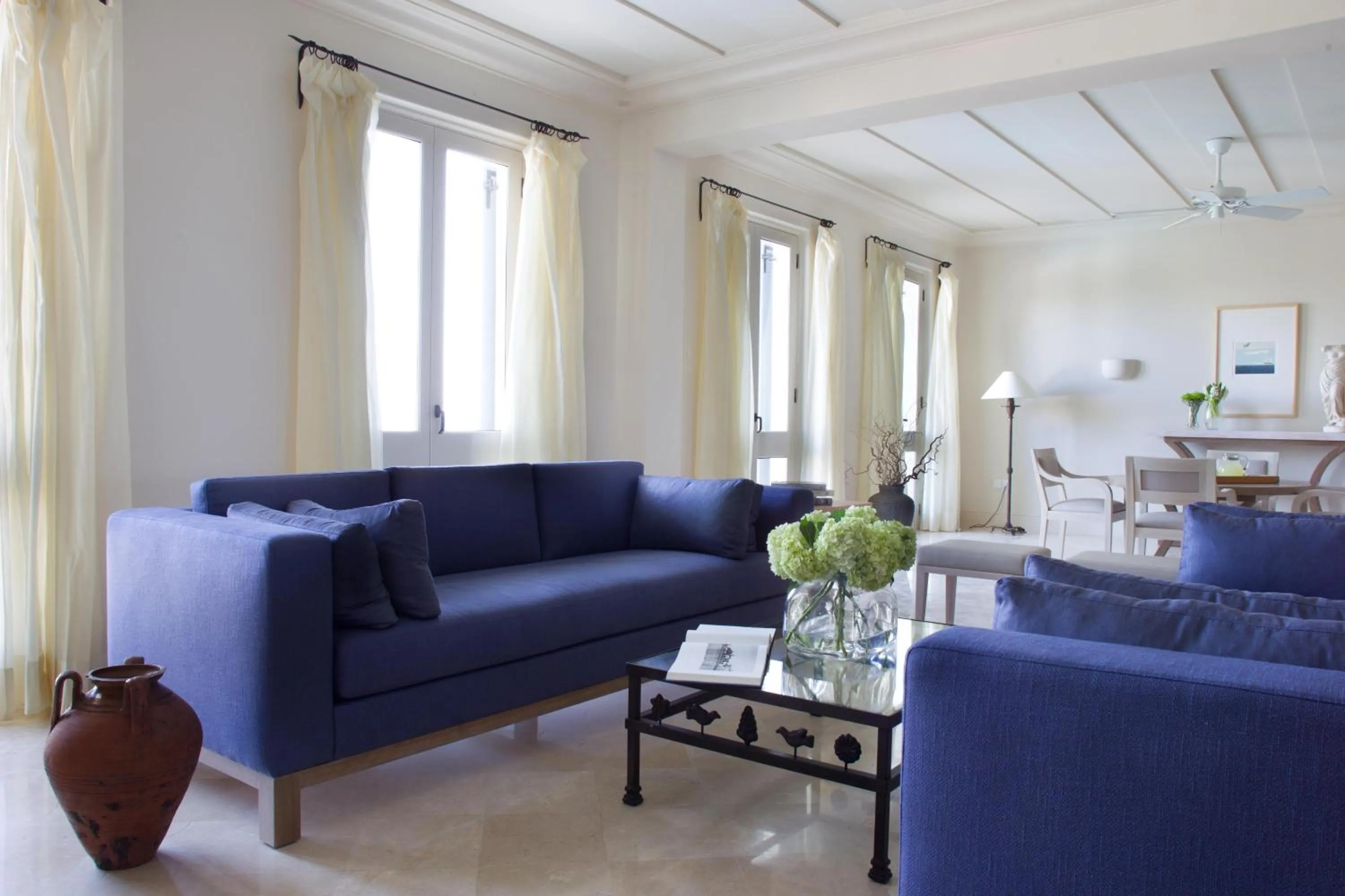 Photo of the whole room in Anassa