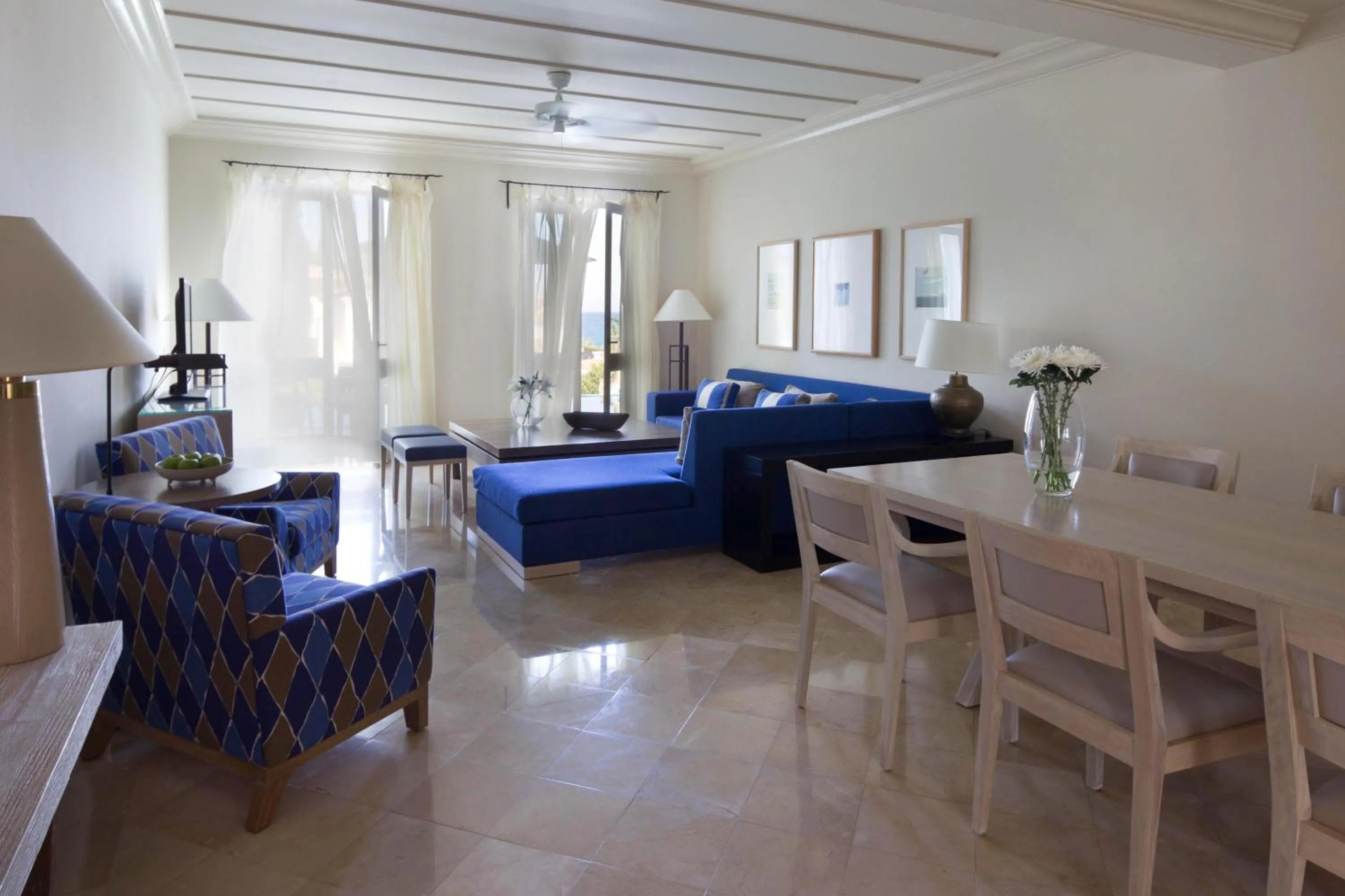 Photo of the whole room, Bed in Anassa