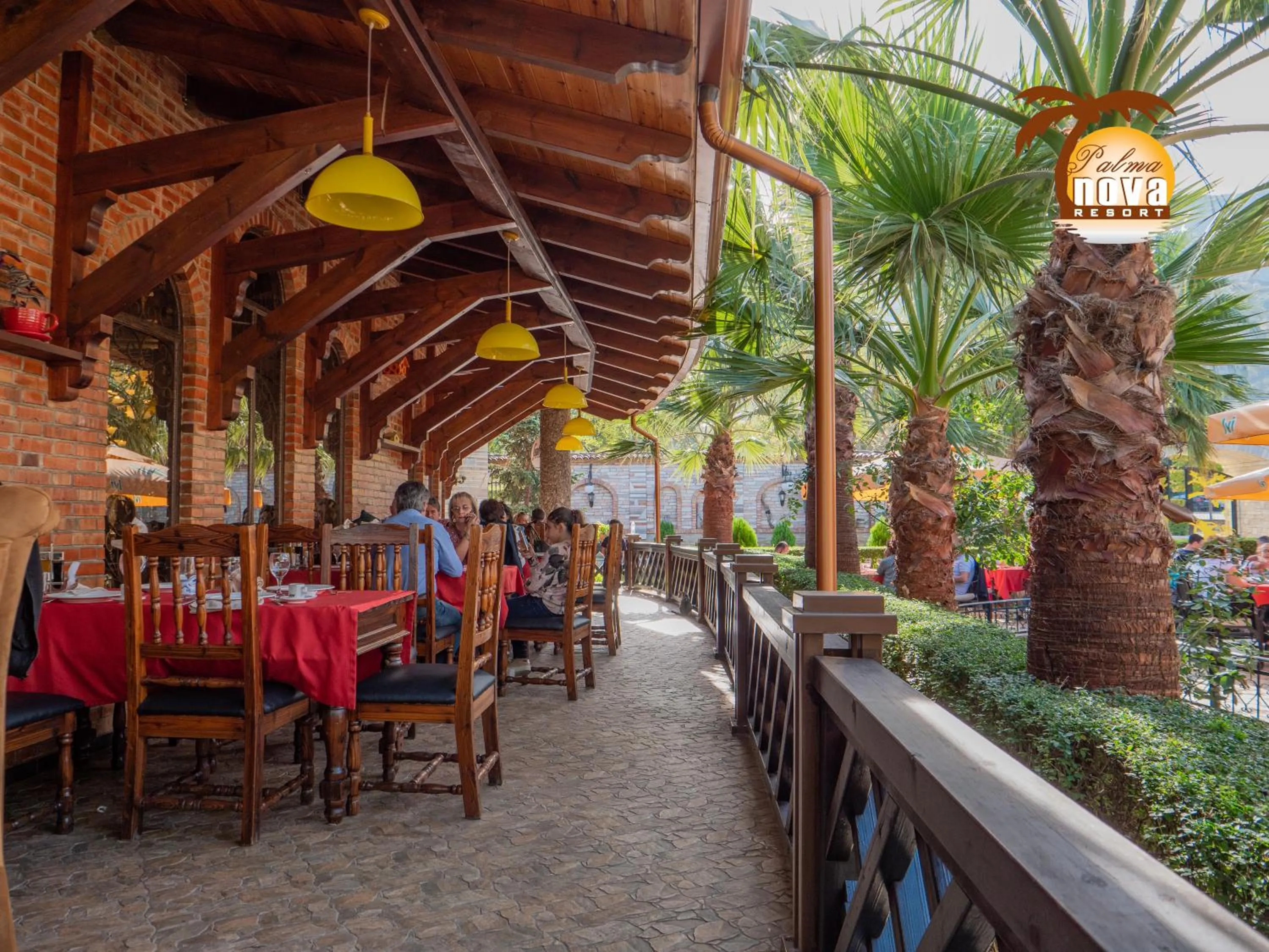 Restaurant/places to eat in PalmaNova Resort