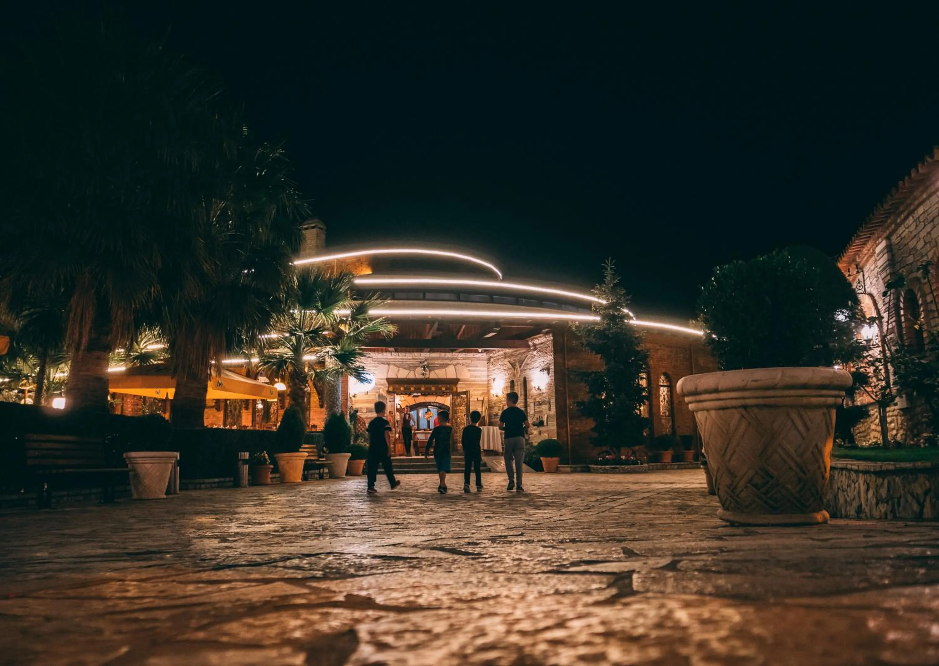 Restaurant/places to eat in PalmaNova Resort