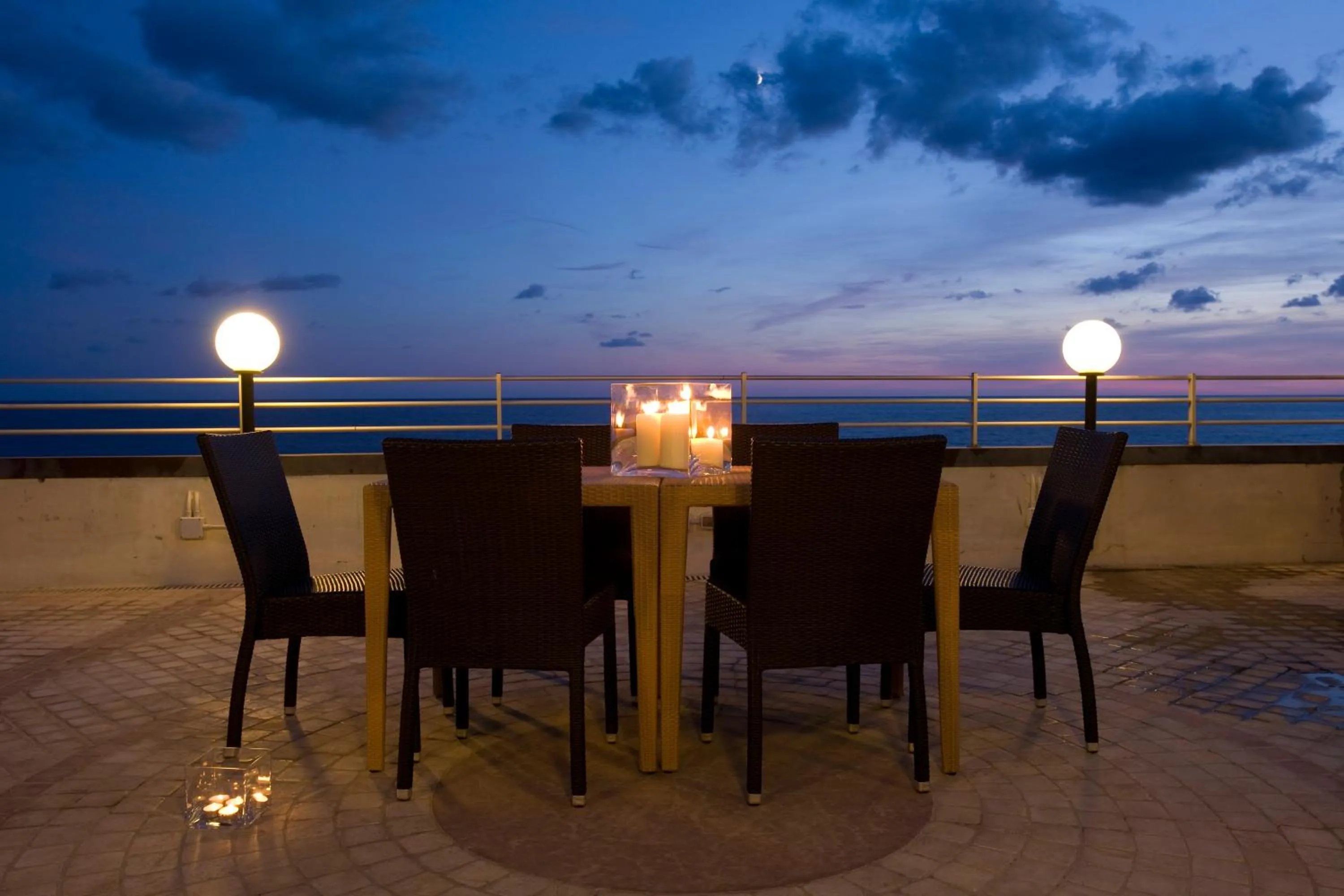 Facade/entrance in Hotel Parigi & Spa