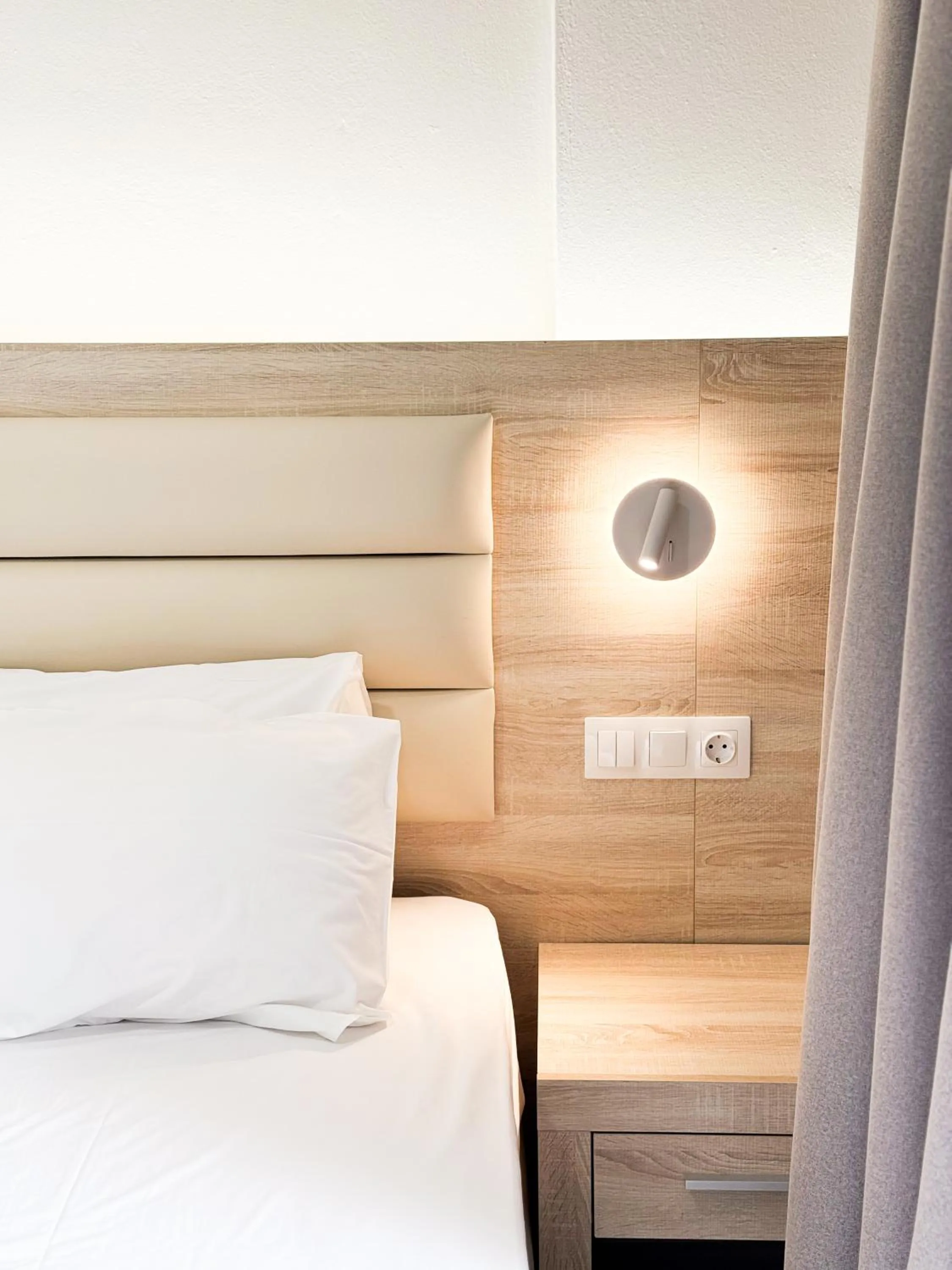 Acropolis Apartments