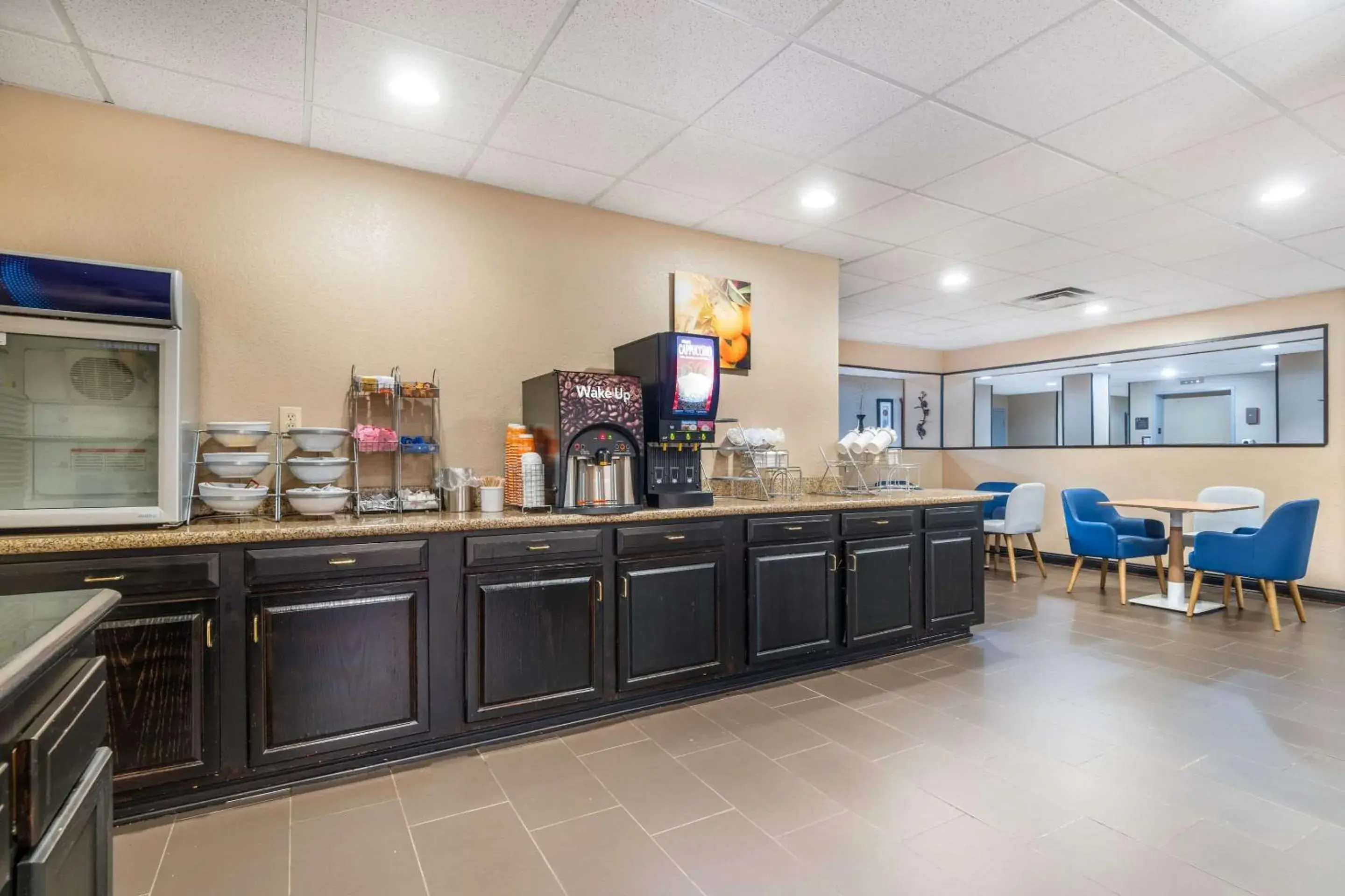 Breakfast in Comfort Suites Louisville Airport Breakfast in Comfort Suites Louisville Airport